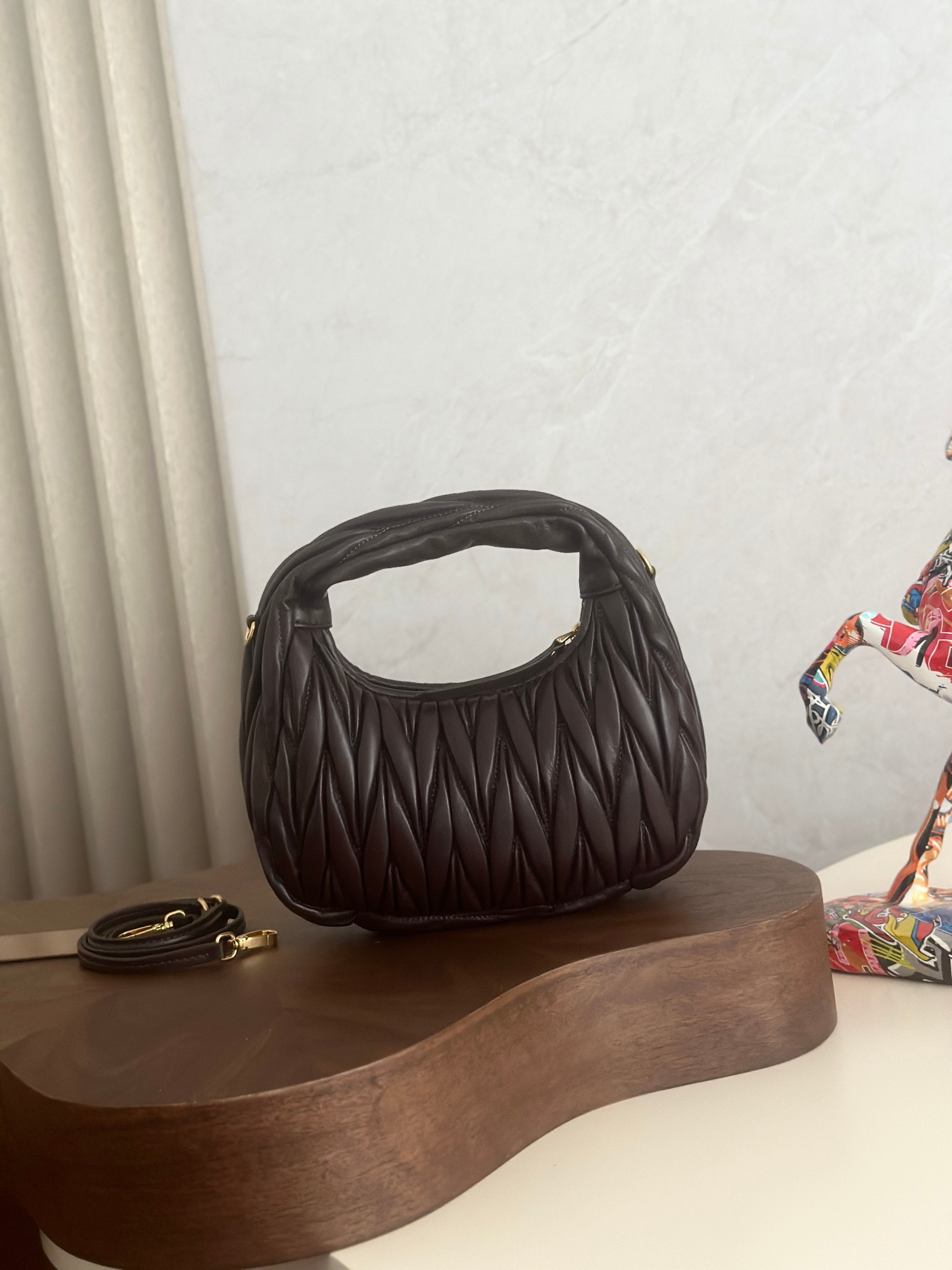 [TOP] Miu Miu MiuWander Bag Lambskin 20x17x6cm - Chocolate - 711 Luxury