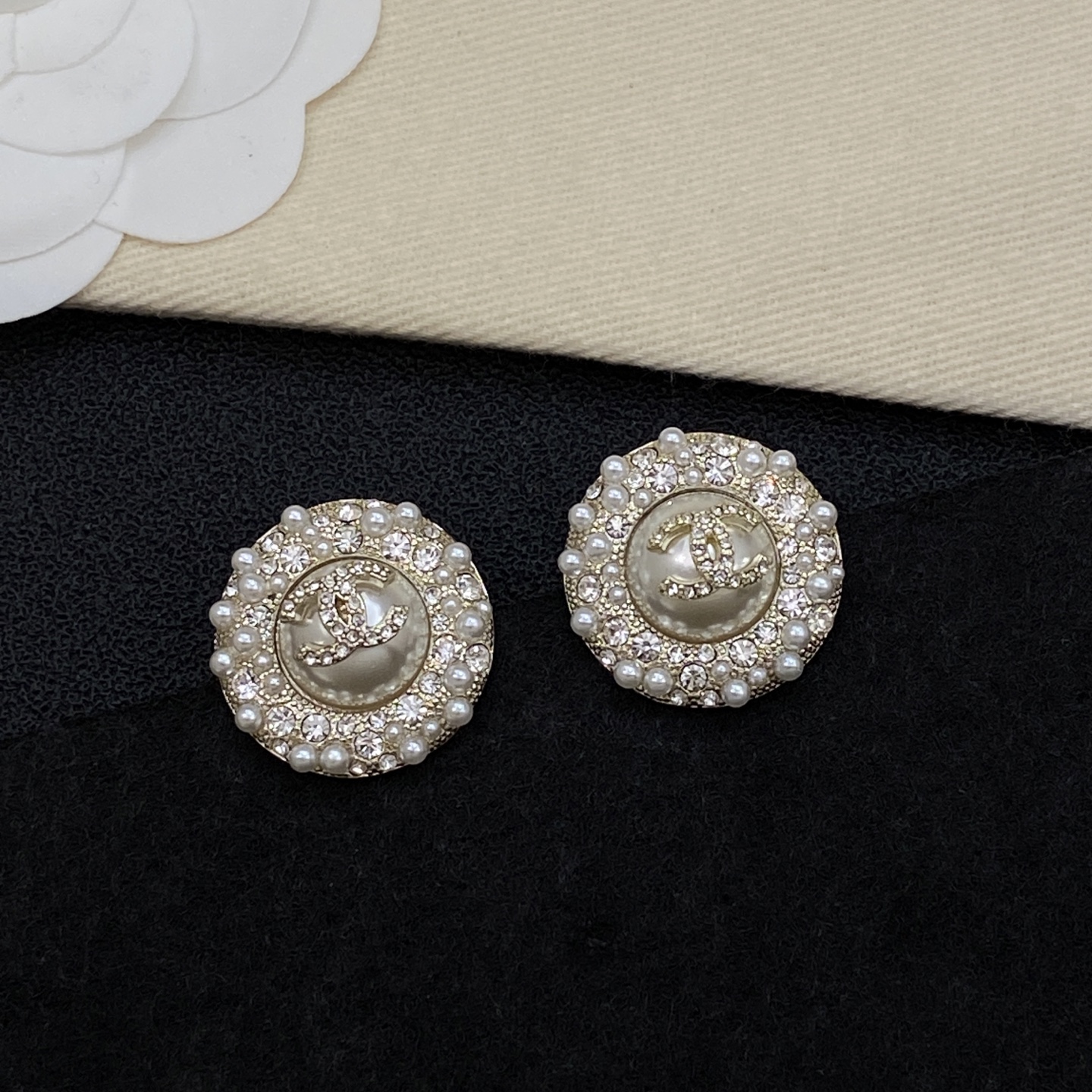 [TOP] CHANEL Earrings - Gold - 711 Luxury