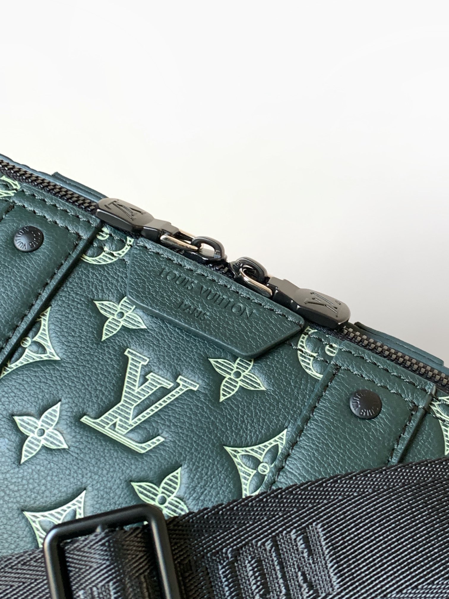 [TOP] Louis Vuitton LV City Keepall Handbag 27.5x16.5x15CM - Green