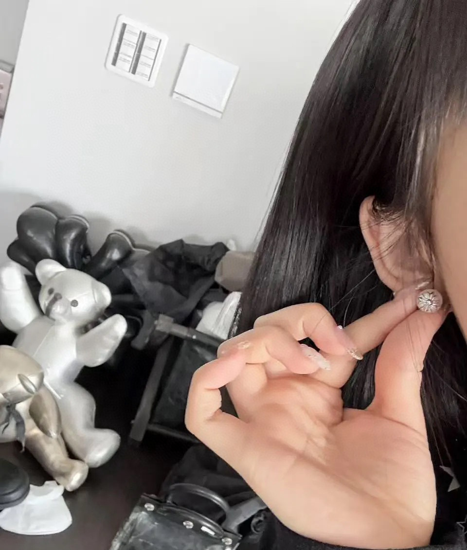 Chrome Hearts Jewelry Chrome Hearts x Mikimoto Pearl Cross Earrings #395634 View 2 | Nigo Office