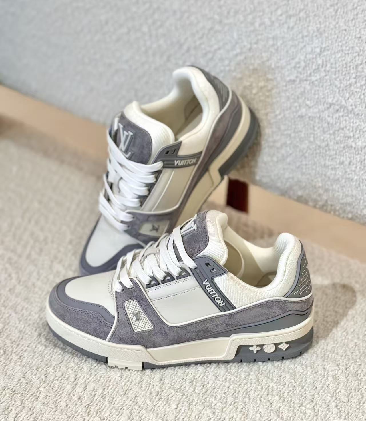 [TOP] Louis Vuitton LV Sneakers  - Grey - 711 Luxury