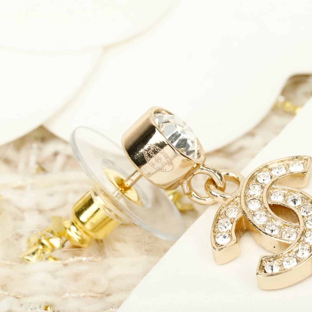 [TOP] CHANEL Earrings - Gold