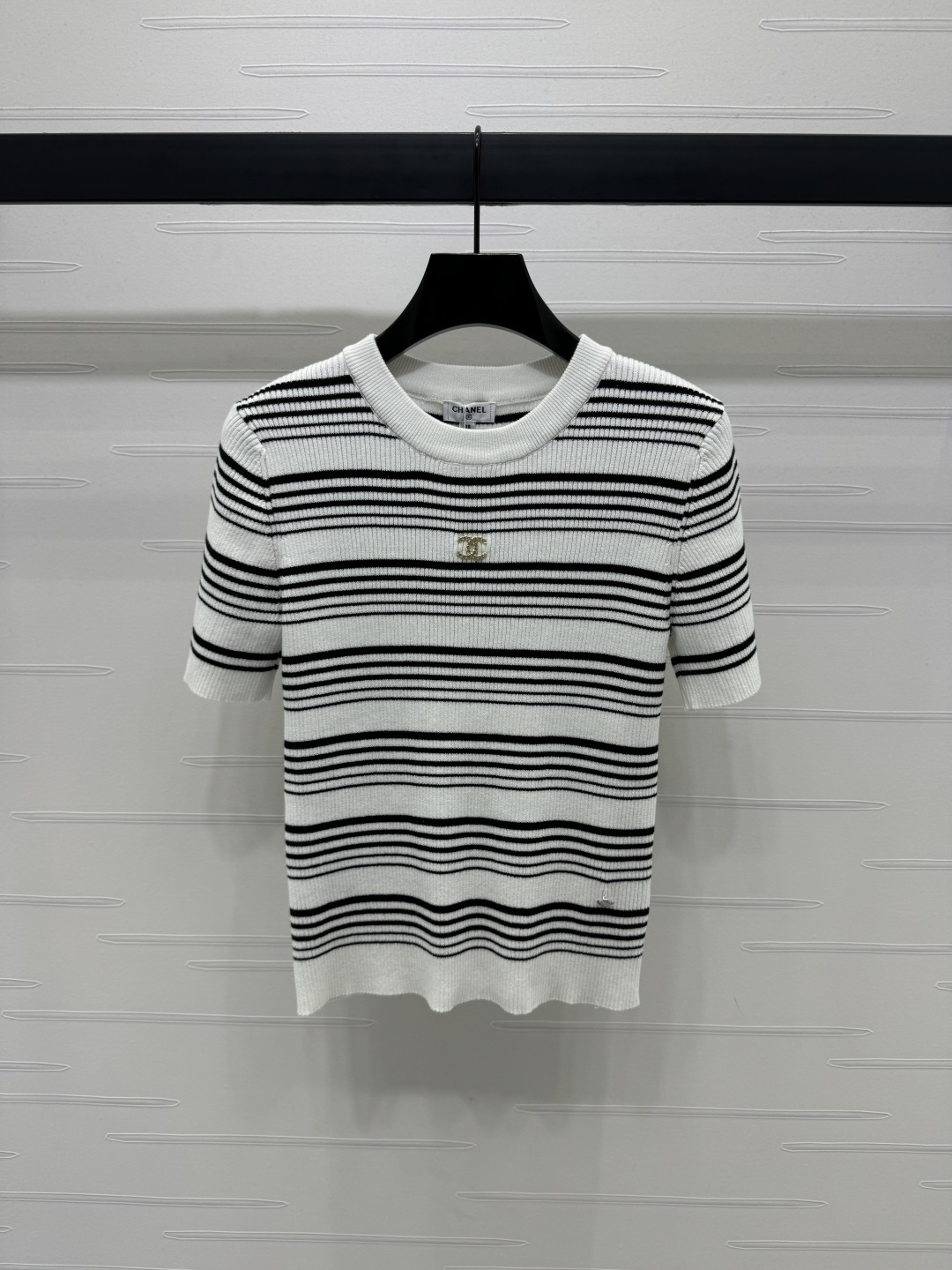 [TOP] CHANEL  Color-blocked Striped Knit Short-sleeved T-shirt - White - 711 Luxury