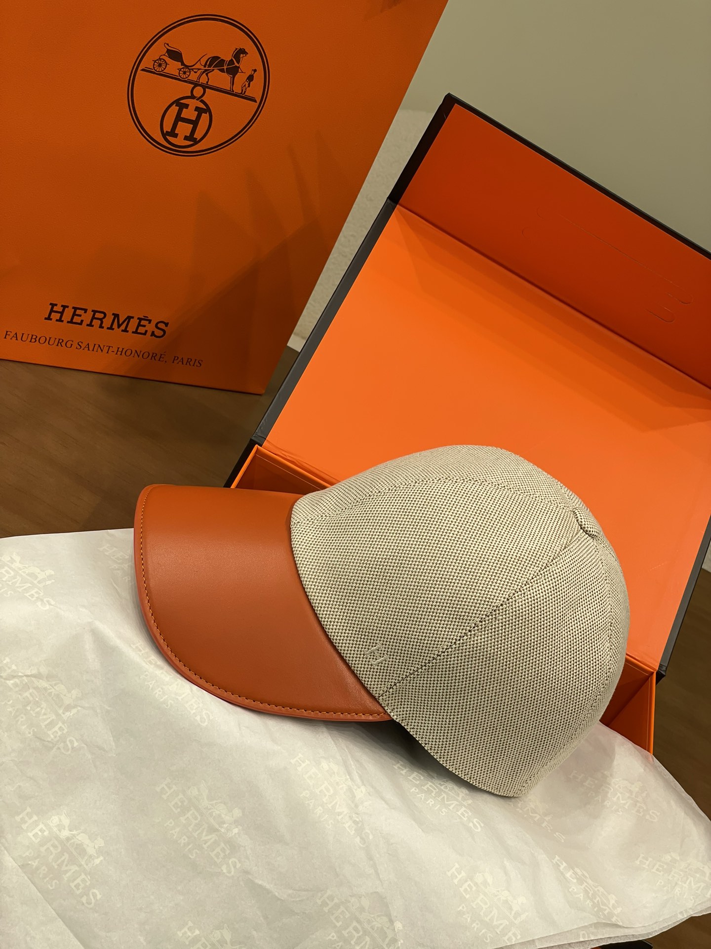 Designer Bag Hermès Tess Kelly Plein Air Cap #393524 View 2 | Nigo Office