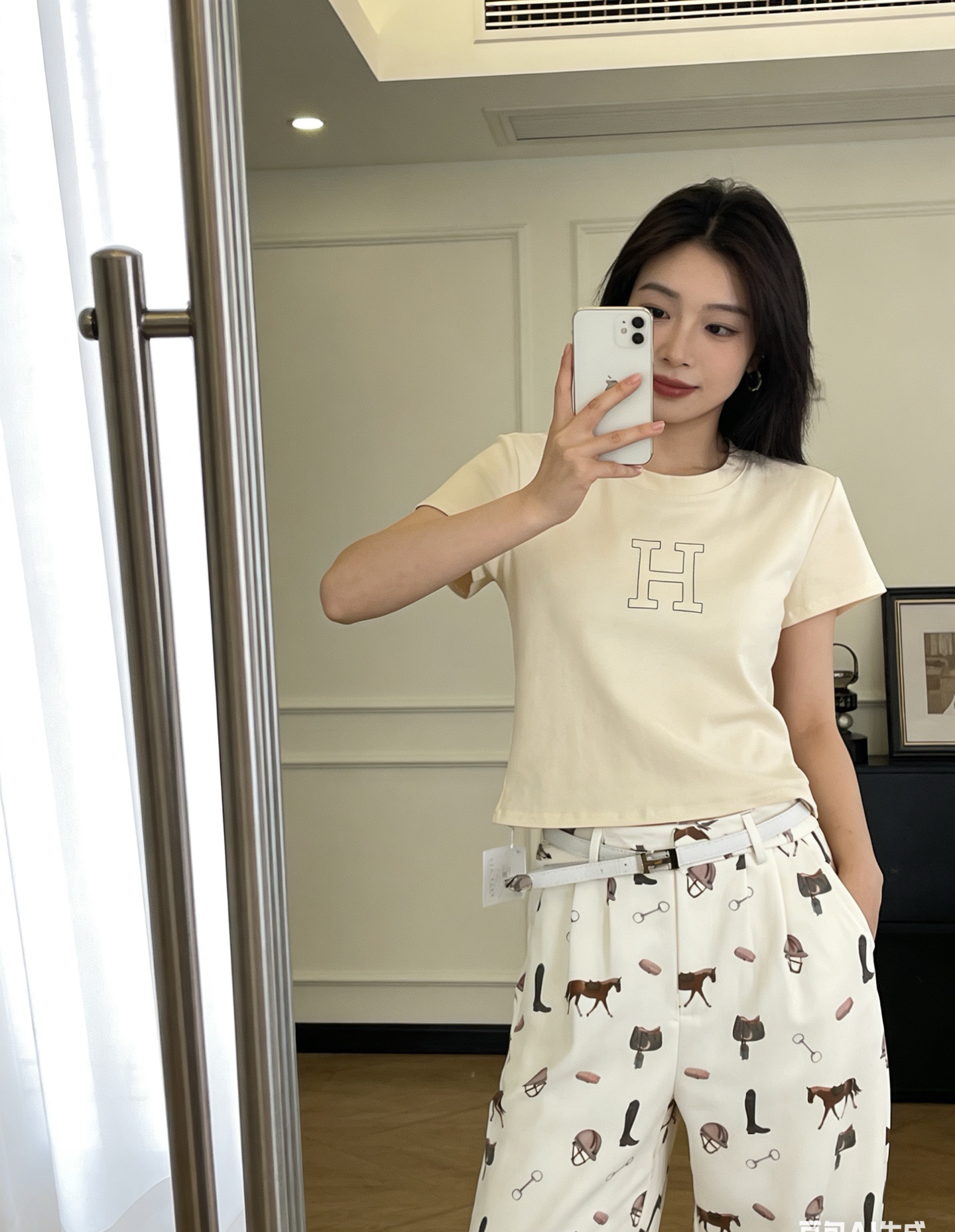 [TOP] HERMES Short-Sleeve T-Shirt -  Beige