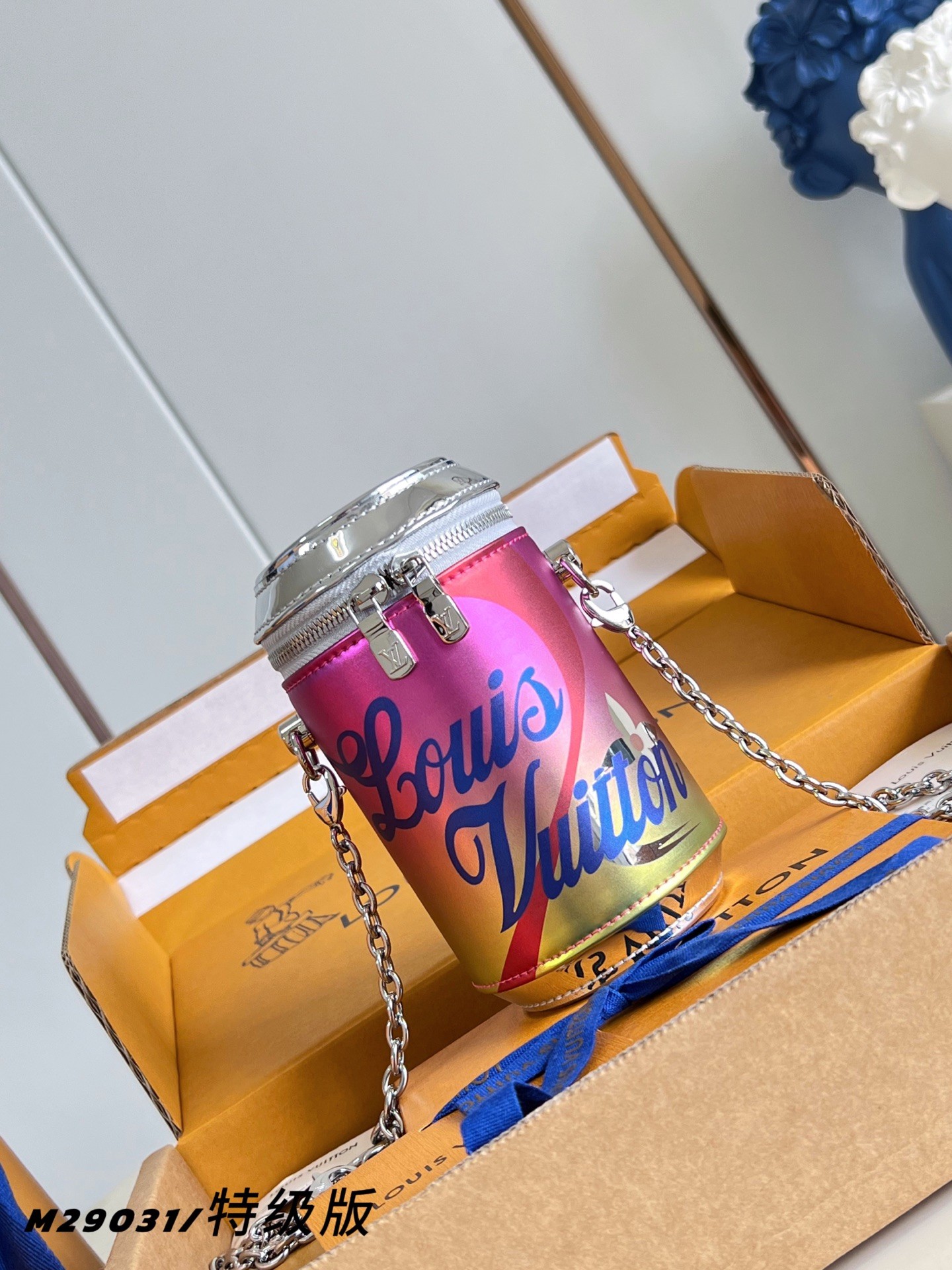 [TOP] Louis Vuitton LV Cans Bag 13 x 14.5 x 8.5 cm - Sliver - 711 Luxury