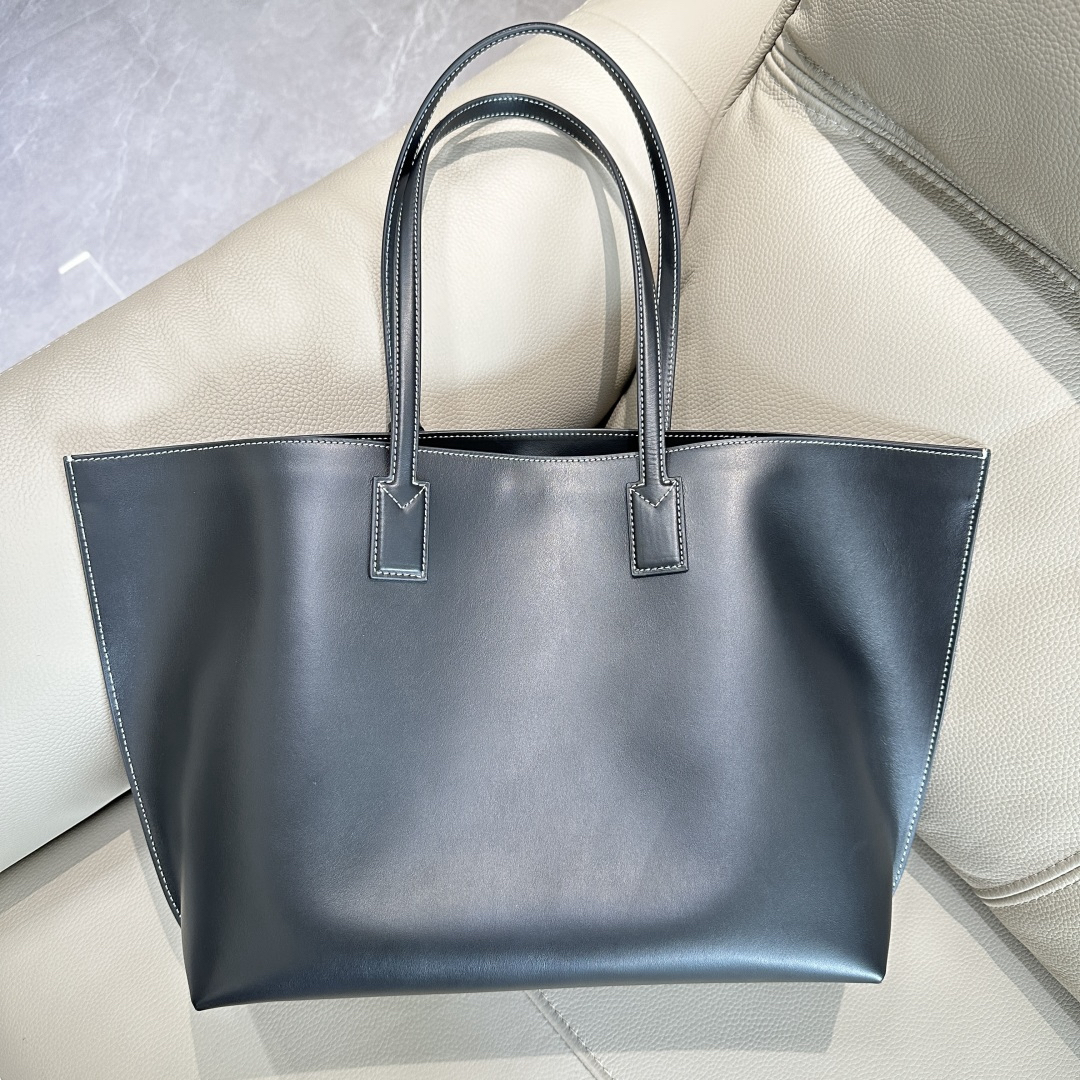 [TOP] BURBERRY Tote Bag Calfskin 34x14x28cm - Black - 711 Luxury