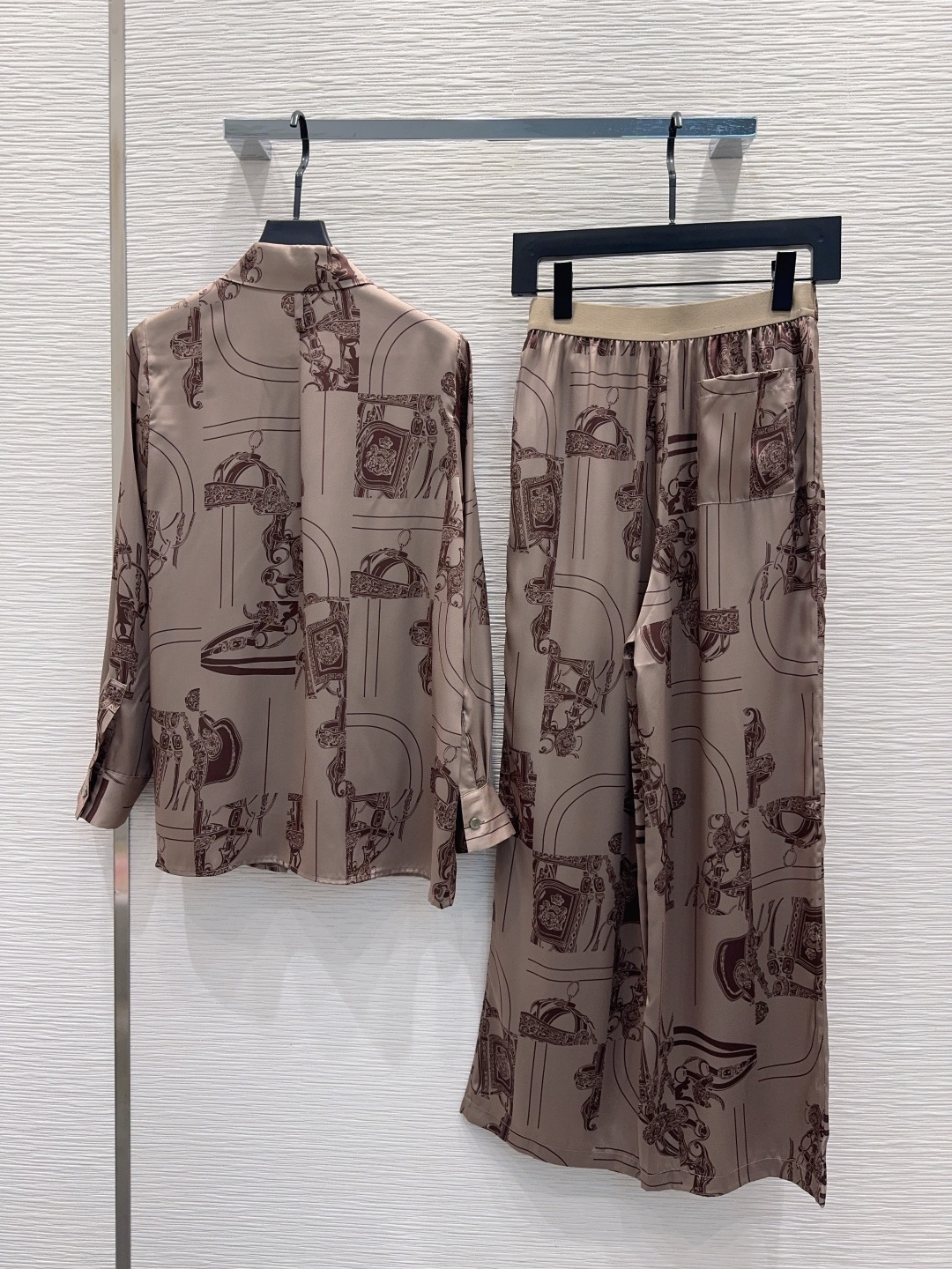 [TOP] HERMES Suit - Brown