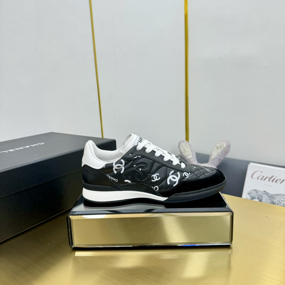 [TOP] CHANEL Sneakers - Black