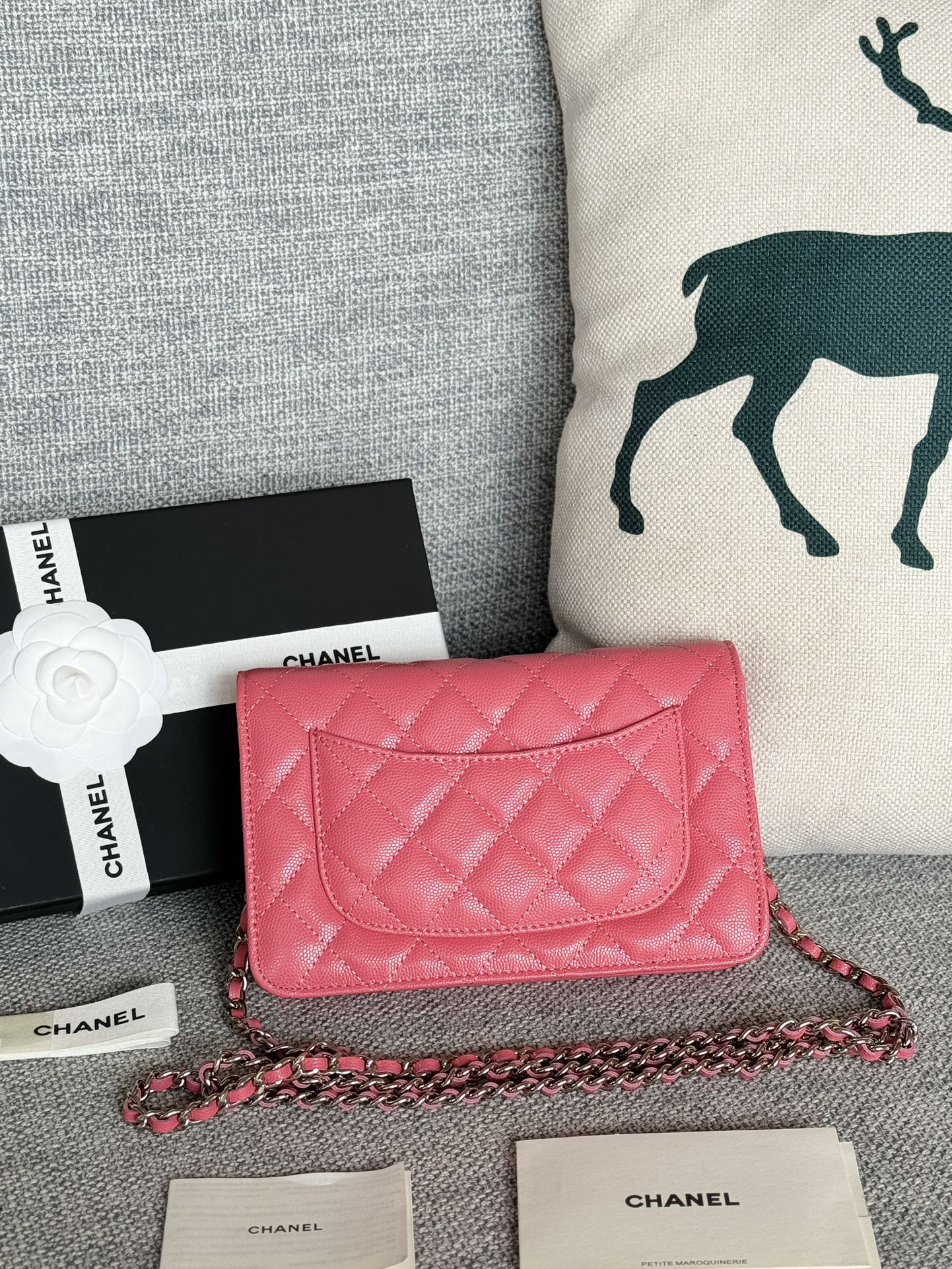 [TOP] CHANEL Woc Bag Cowhide 19x12x3cm - Pink & SHW - 711 Luxury