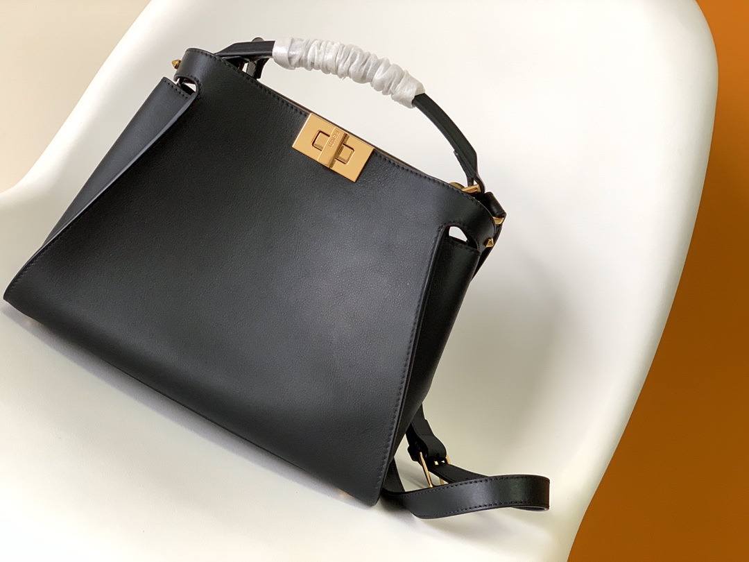 [TOP] FENDI Peekaboo Essential Bag Cowhide 27x8x19cm - Black - 711 Luxury