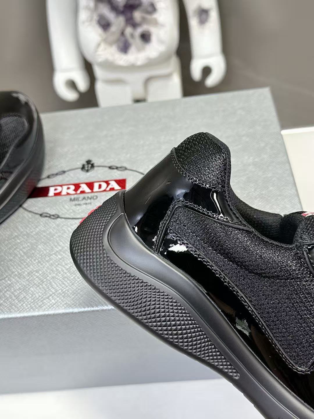 [TOP] PRADA  Men's and Women's Sneakers - Black - 711 Luxury