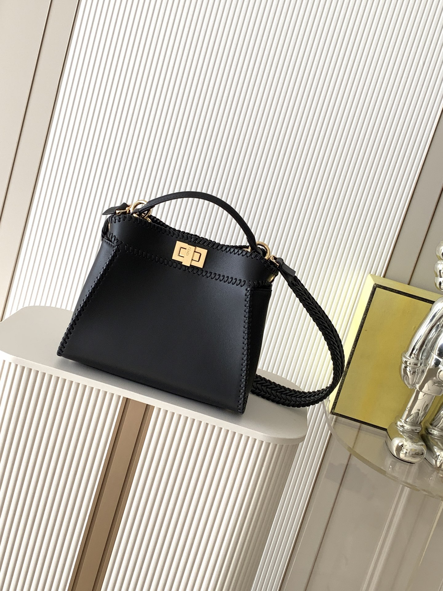 [TOP] FENDI Peekaboo ISeeU Bag Cowhide 23-11-18cm - Black & GHW - 711 Luxury