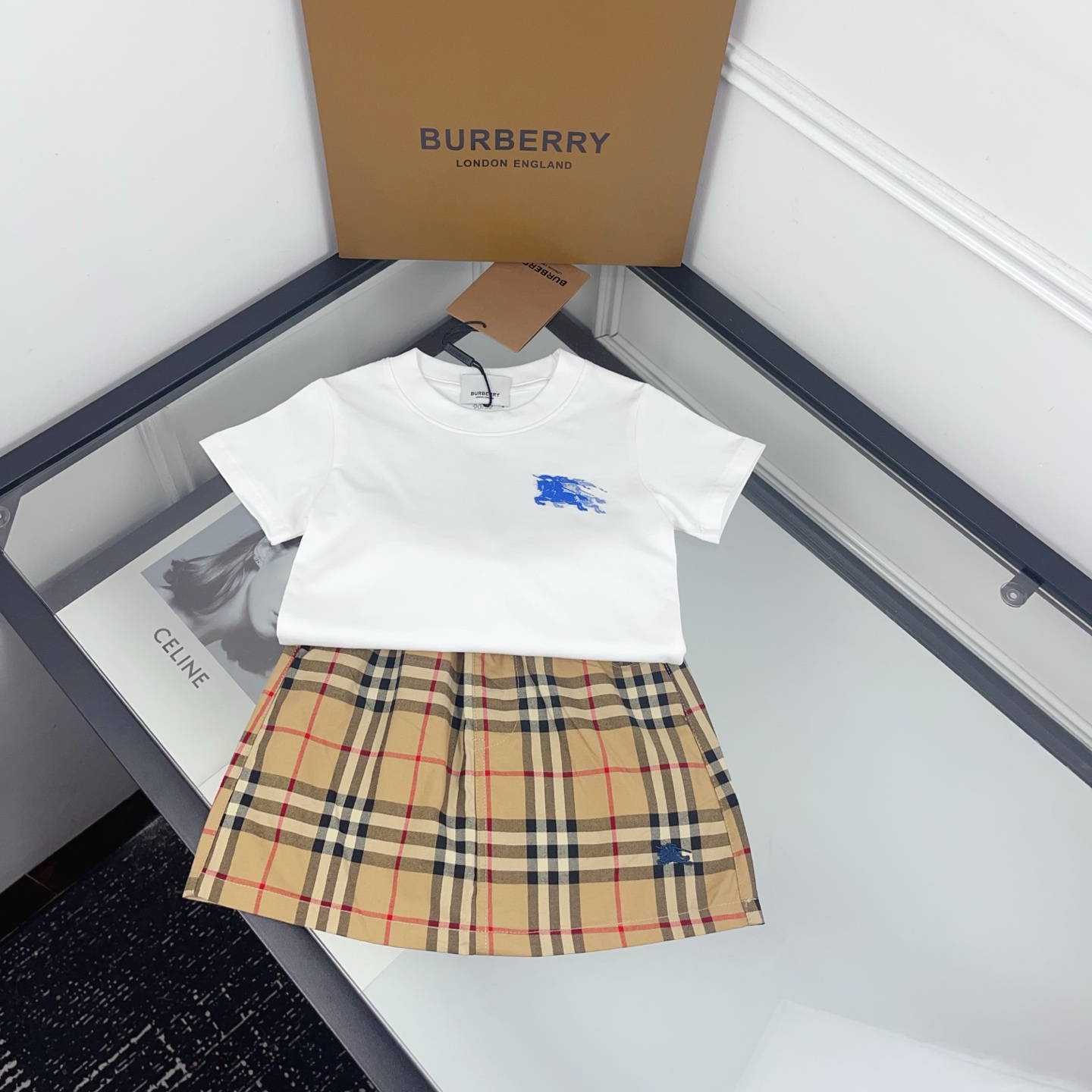 Burberry Girls White Blue Knight Print Short Sleeve T-Shirt & Vintage Plaid A-Line Skirt Two Piece Set Kids Sizes 90-130