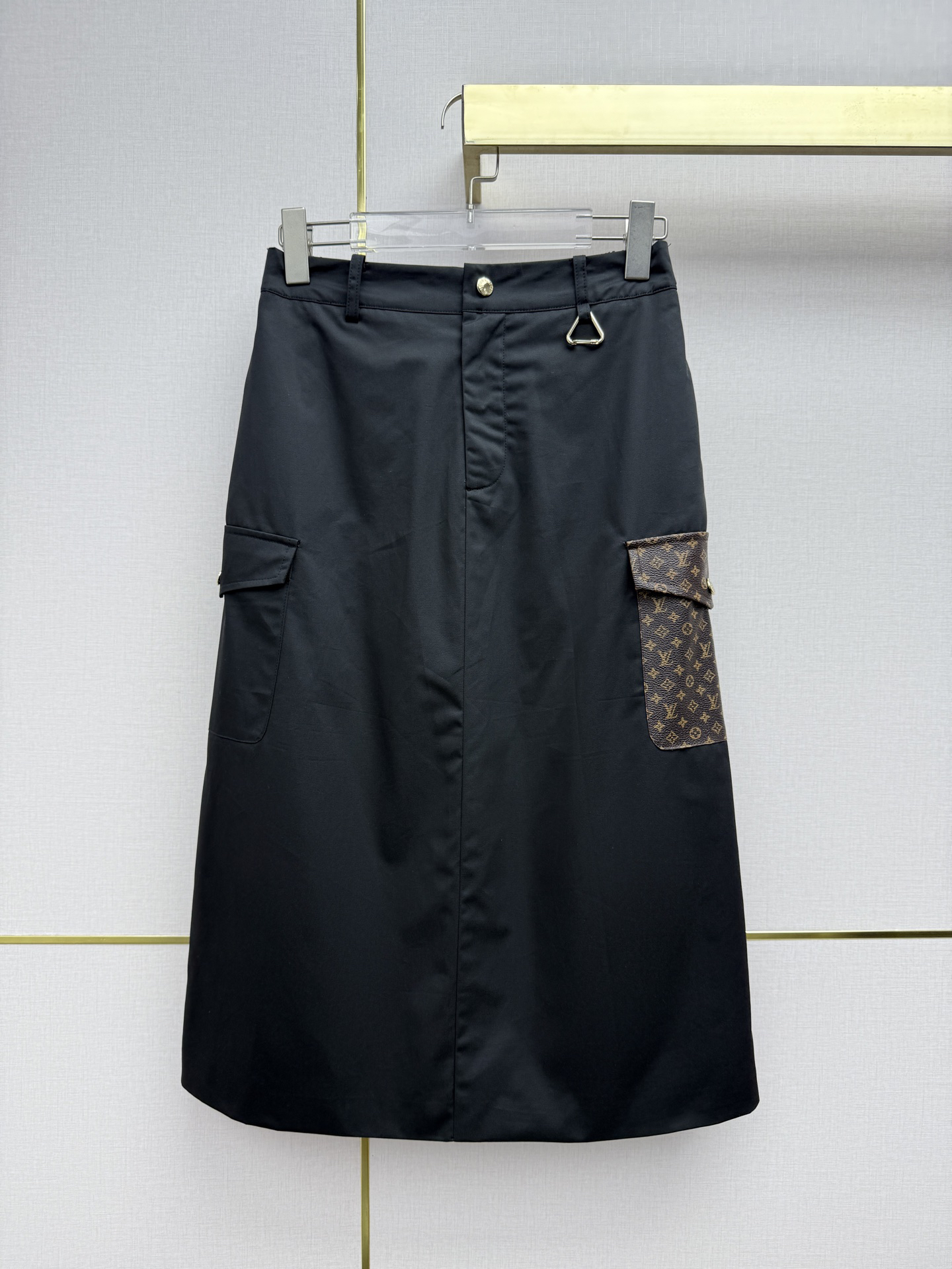 [TOP] Louis Vuitton LV Skirt - Black