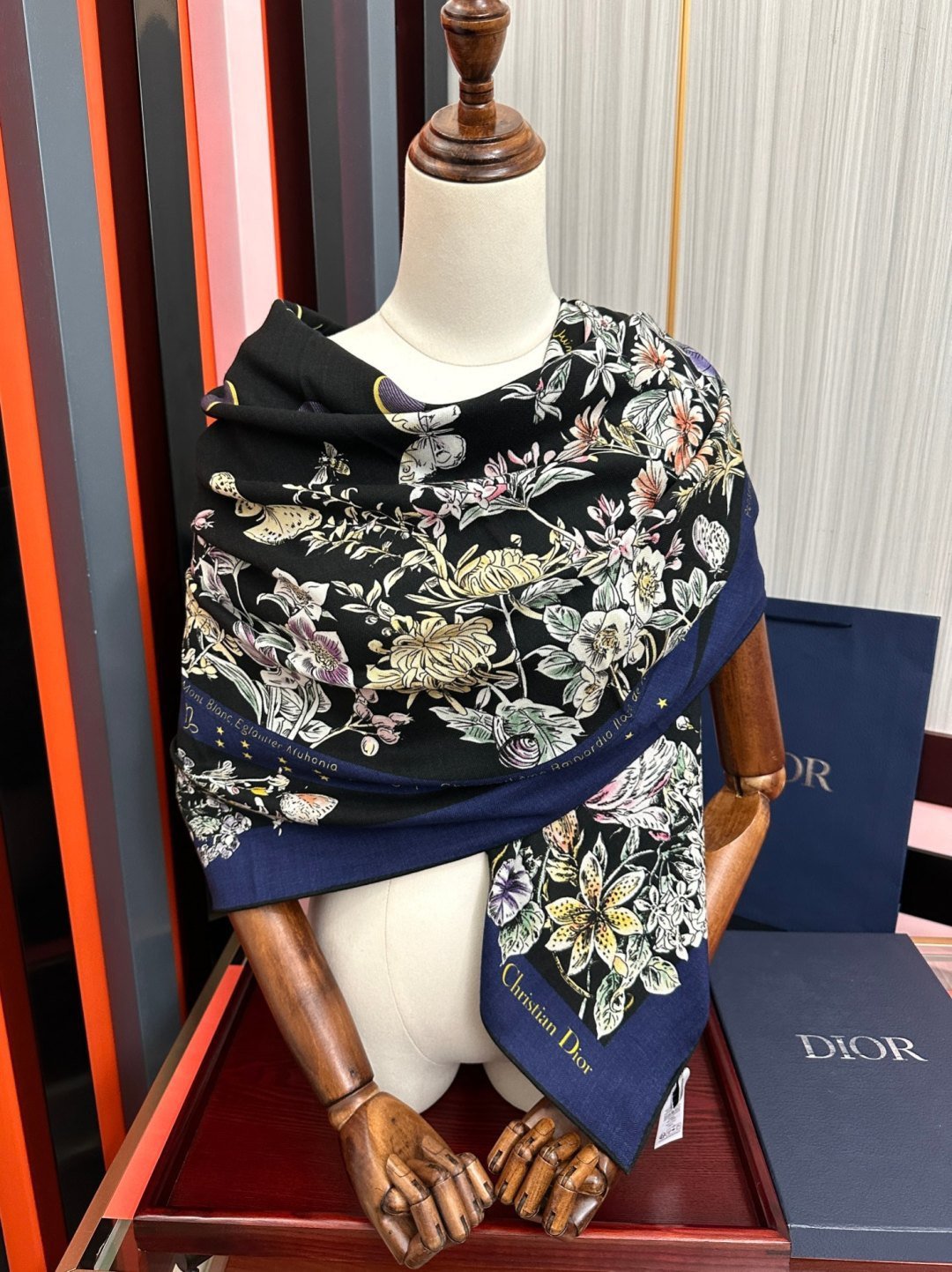 [TOP] Christian Dior Scarf 140x140cm - Black - 711 Luxury