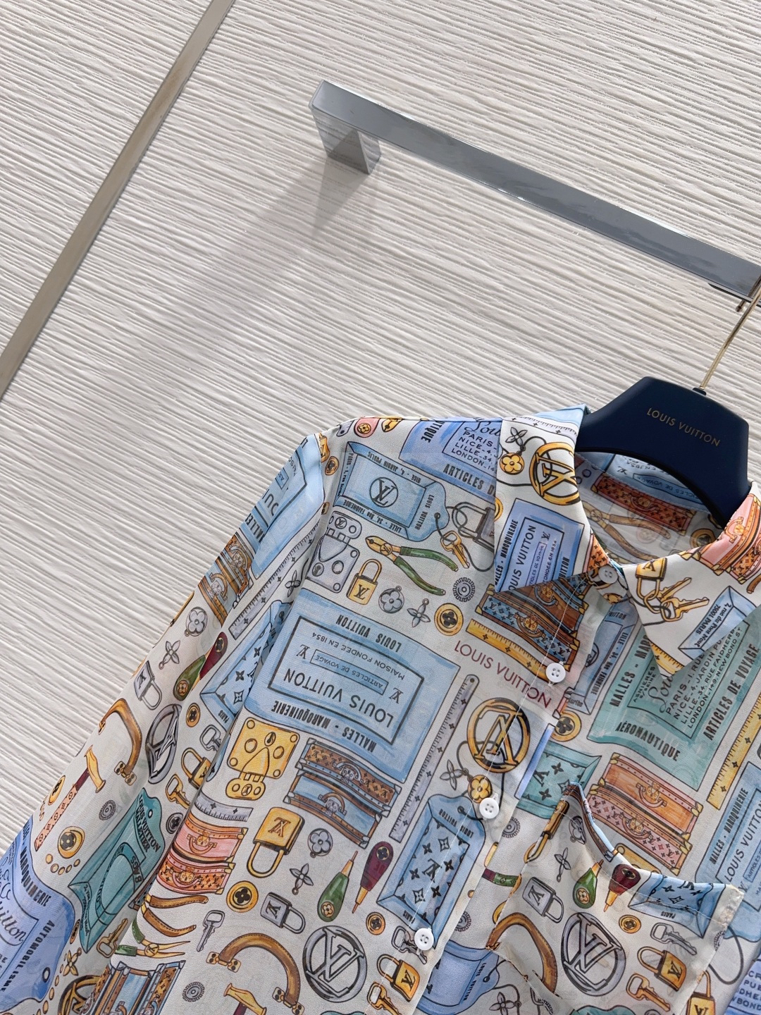 [TOP] Louis Vuitton LV Shirt - White