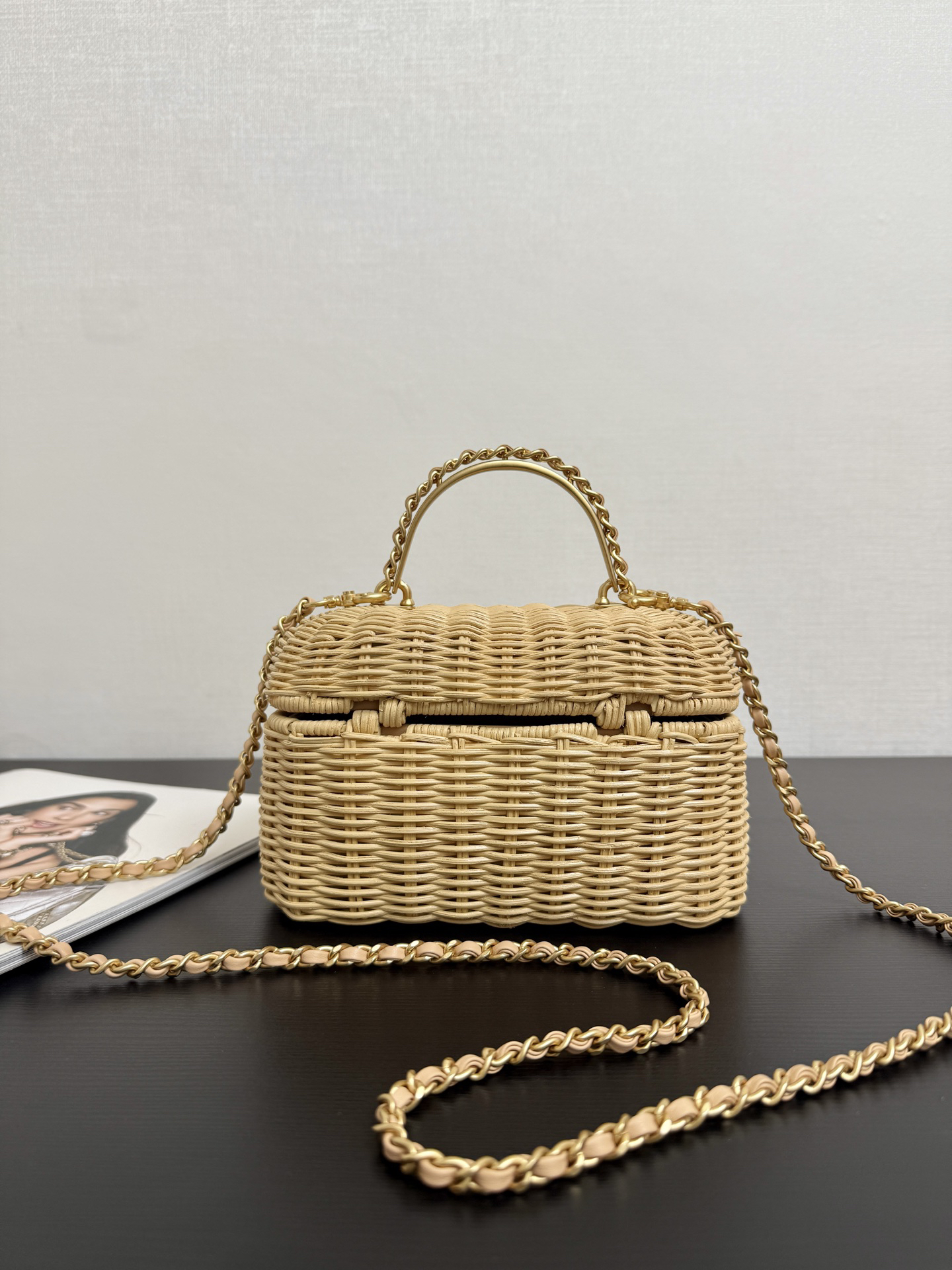 [TOP] CHANEL Bamboo Woven Handle Bag 20x11x12cm - 711 Luxury