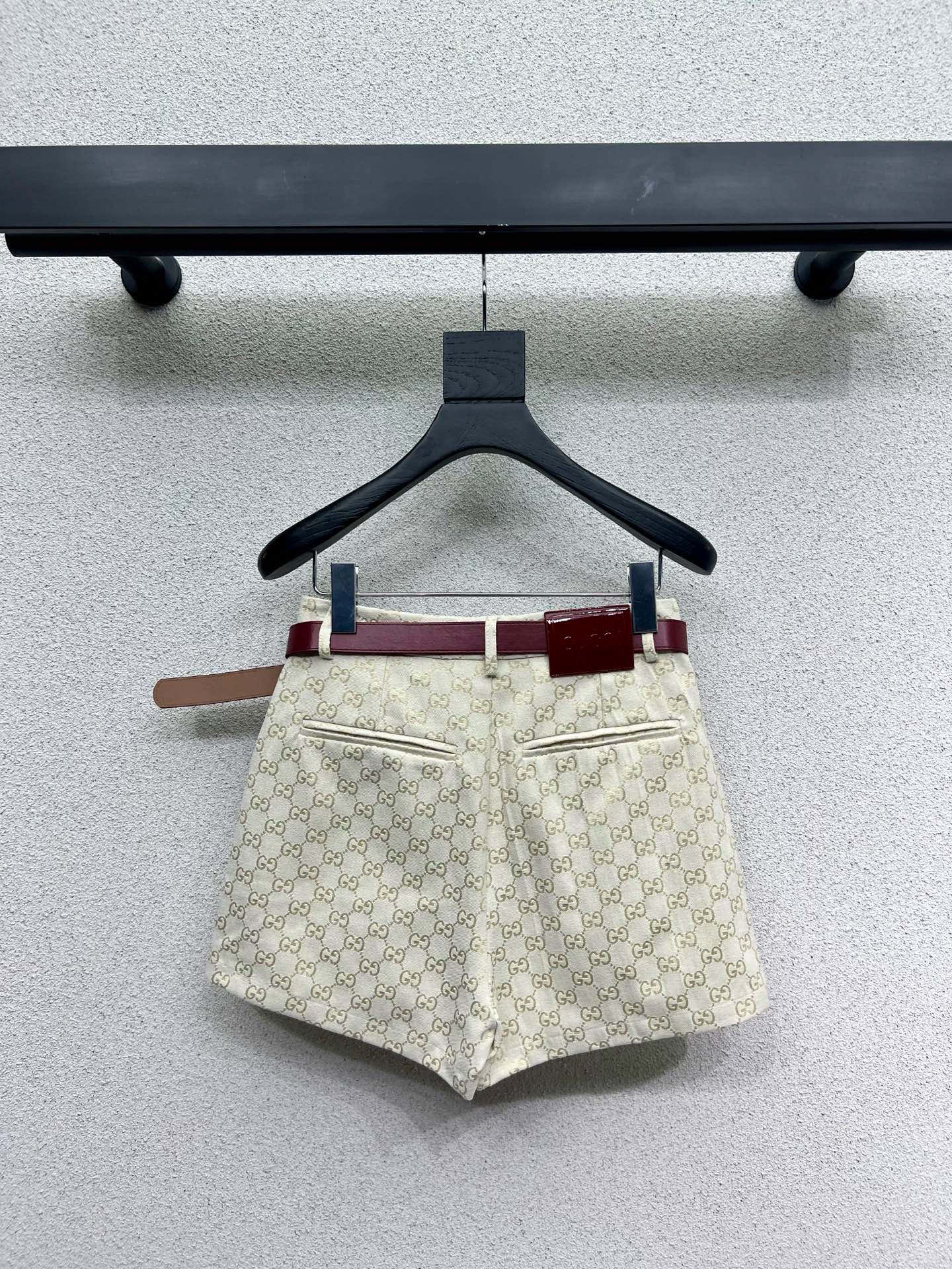 [TOP]GUCCI Shorts - Beige