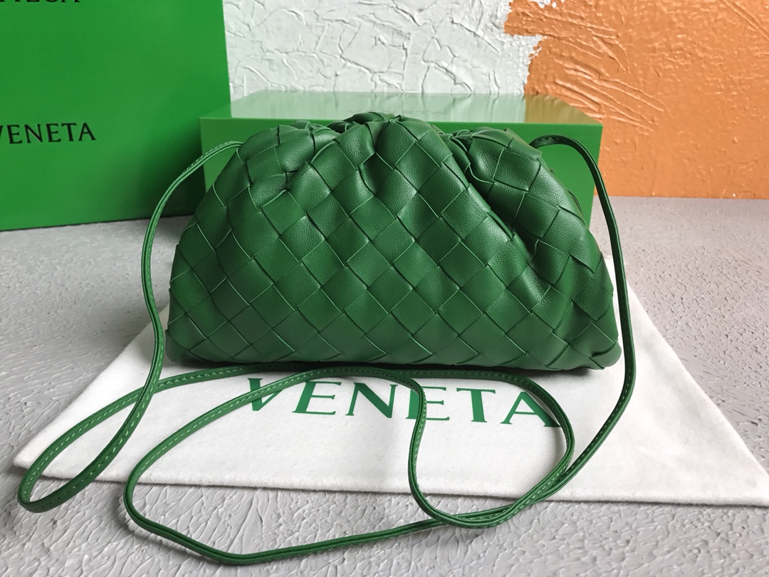 [TOP] Bottega Veneta BV The Pouch Bag 22x13x7cm - Green - 711 Luxury