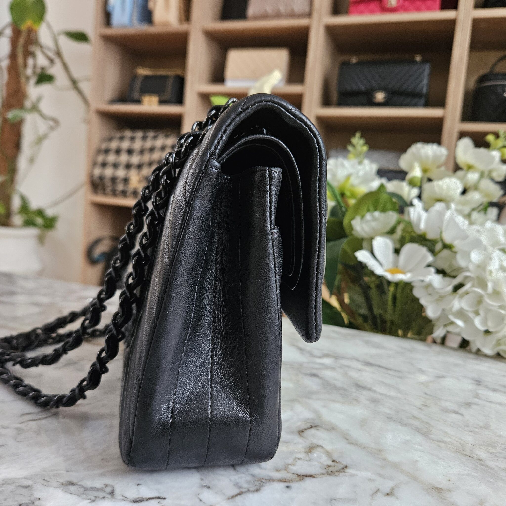 [TOP] CHANEL Classic Flap Bag 25cm –Black