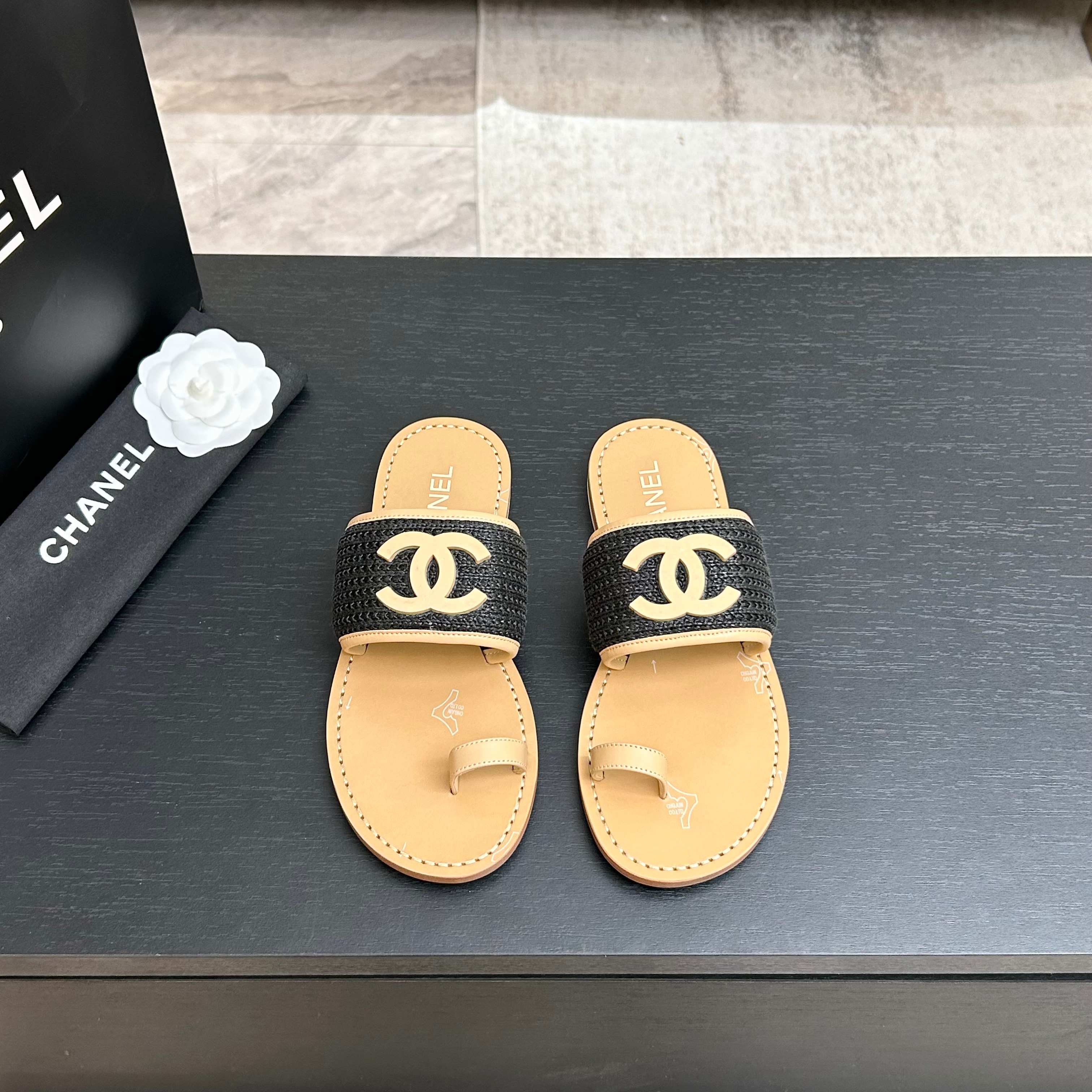 [TOP] CHANEL Slippers - Black - 711 Luxury