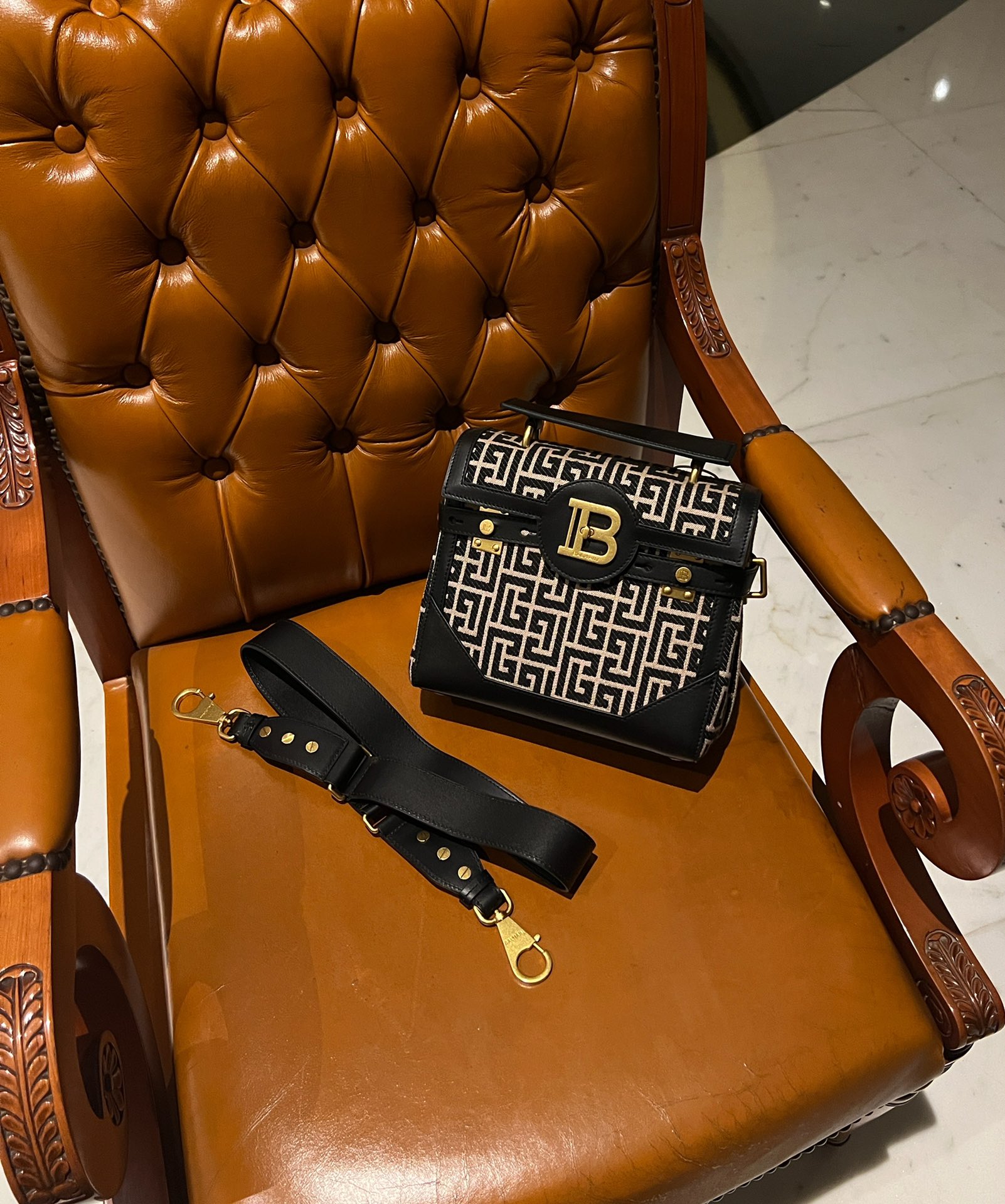 [TOP] BALMAIN Cowhide Bag 23*20*11cm - Black - 711 Luxury