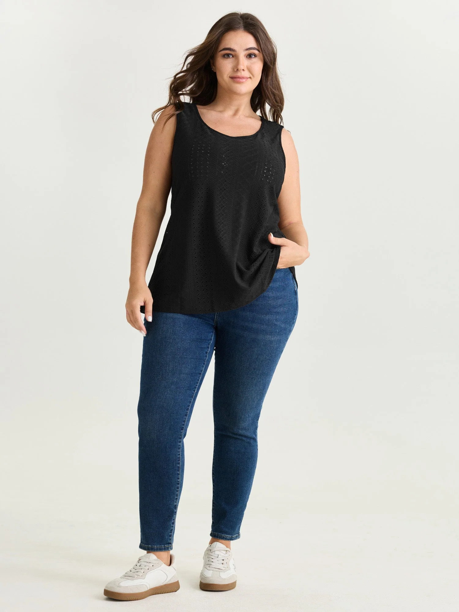 Stretchy Textured Round Neck Tank Top