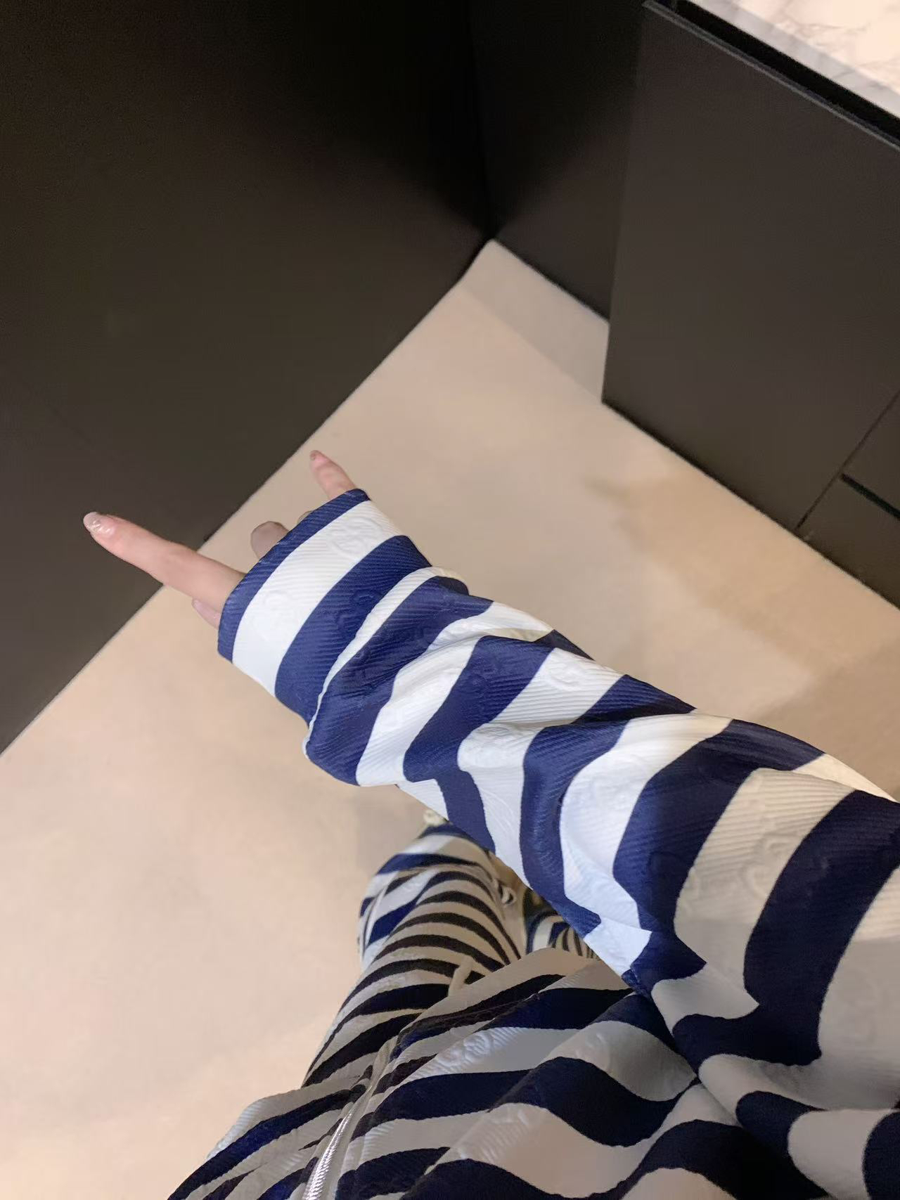 [TOP] GUCCI Suit - White and Black