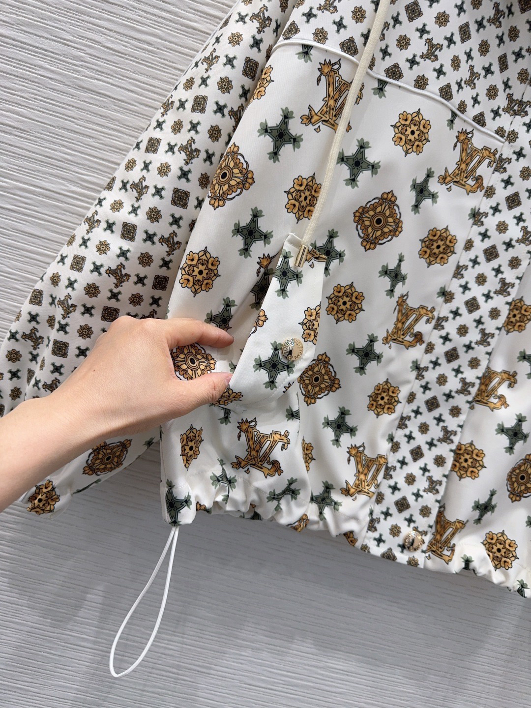 [TOP] Louis Vuitton LV Jacket - Beige