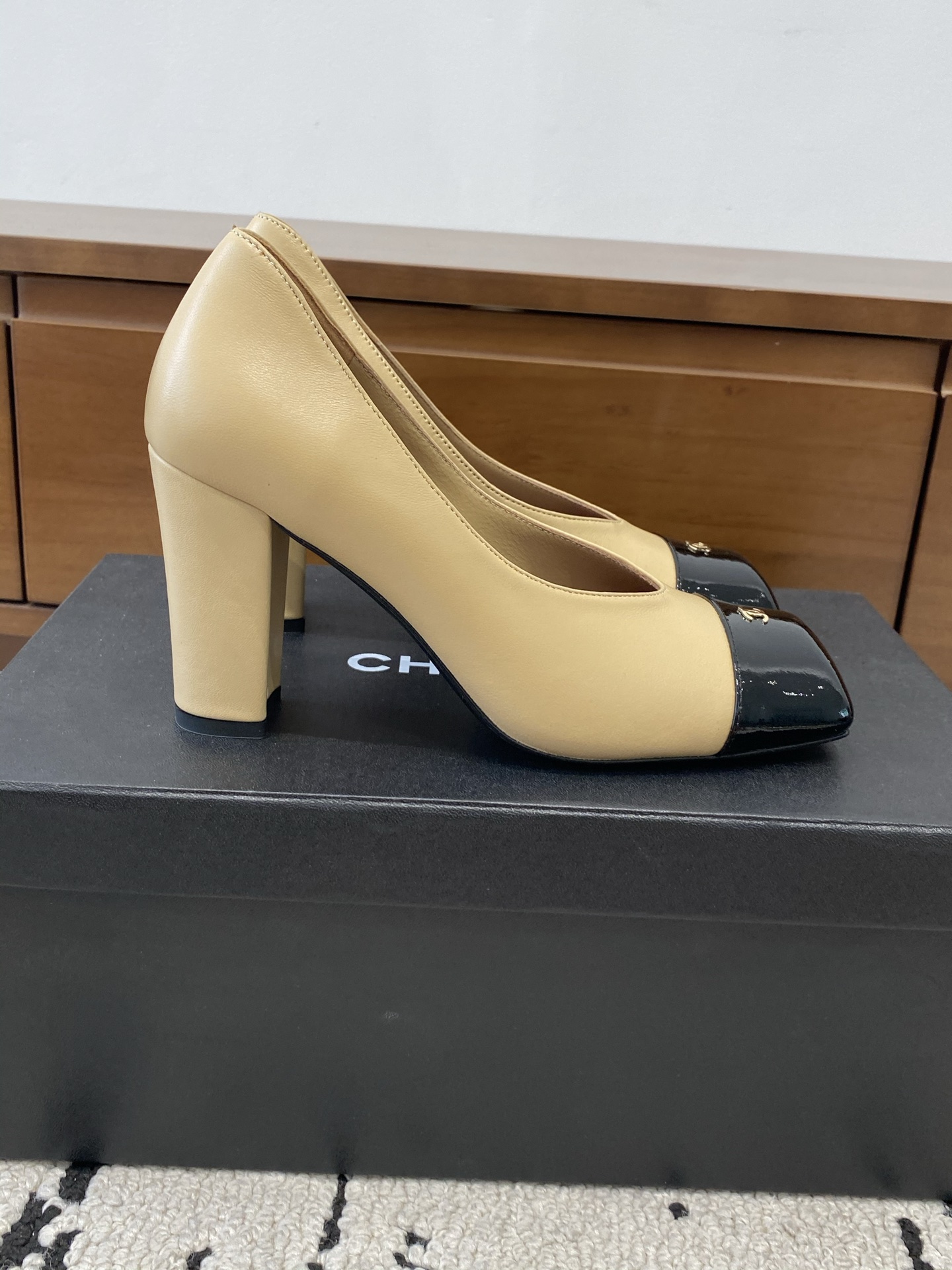 [TOP] CHANEL Pumps - Apricot - 711 Luxury