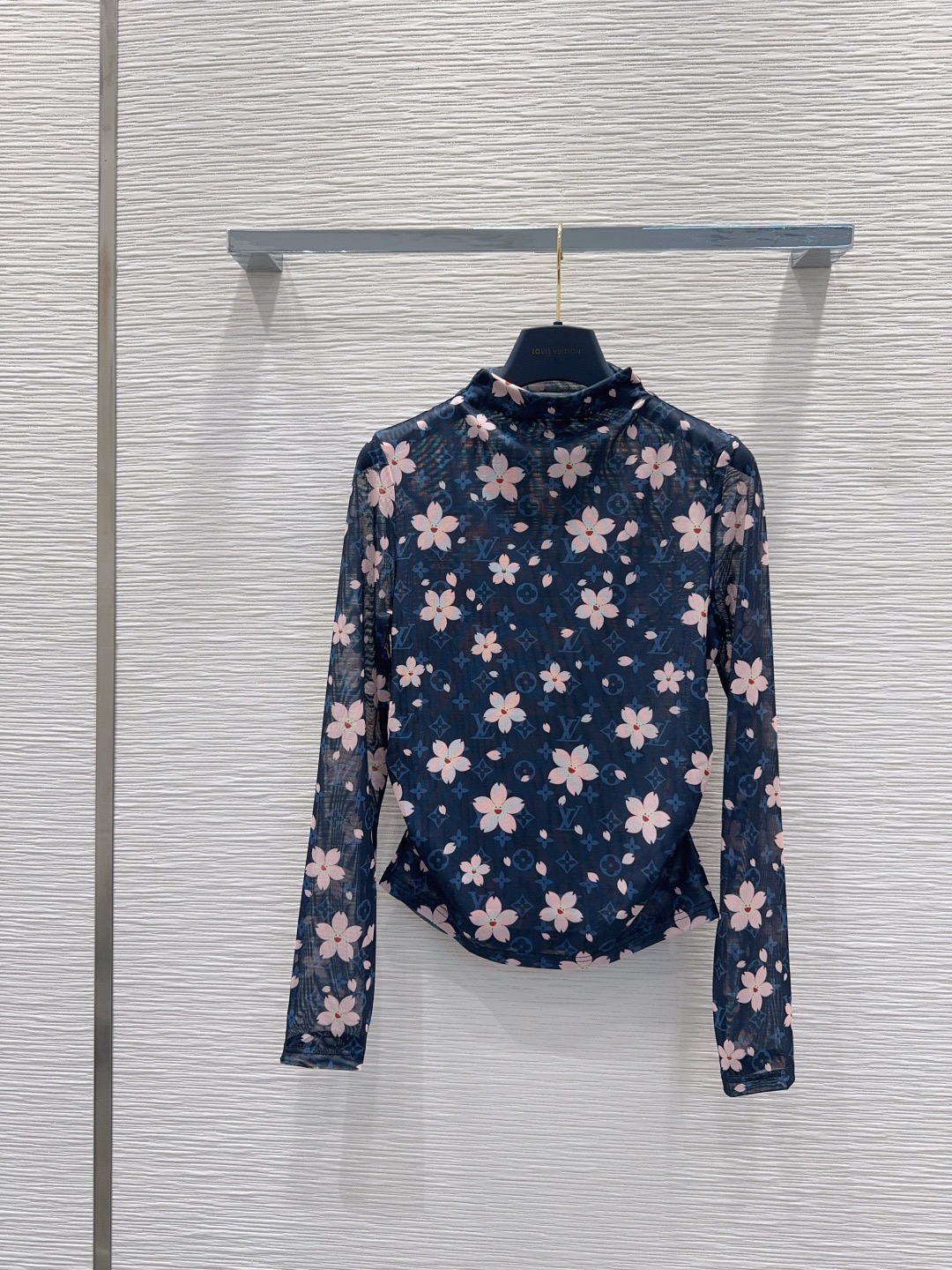 [TOP] Louis Vuitton LV Base Layer Shirt - Black