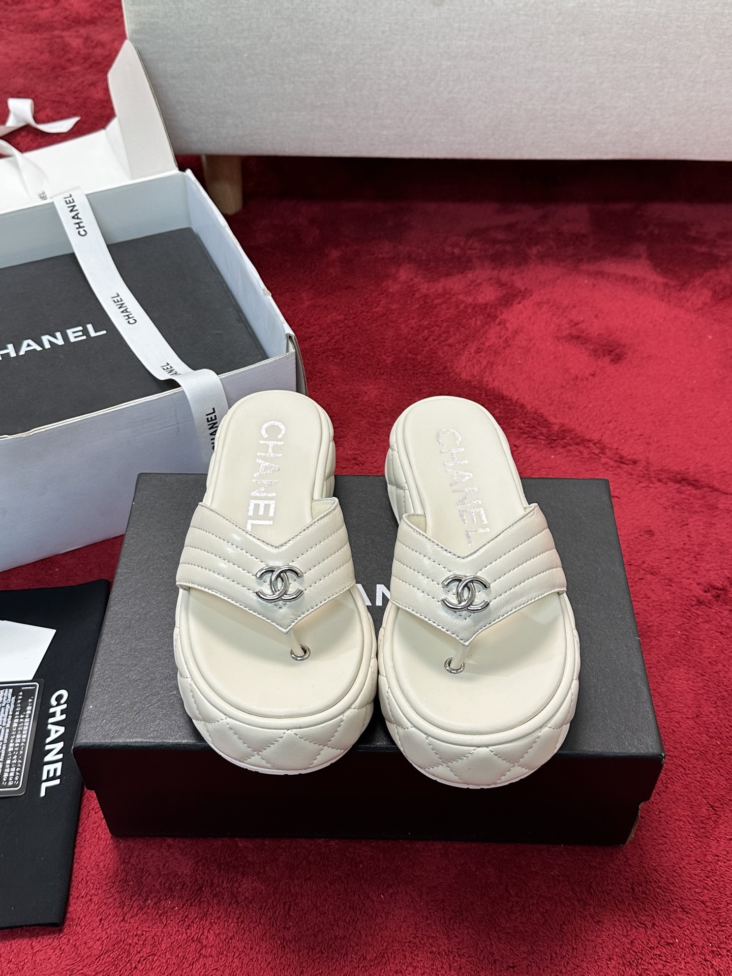 [TOP] CHANEL Sandals - White