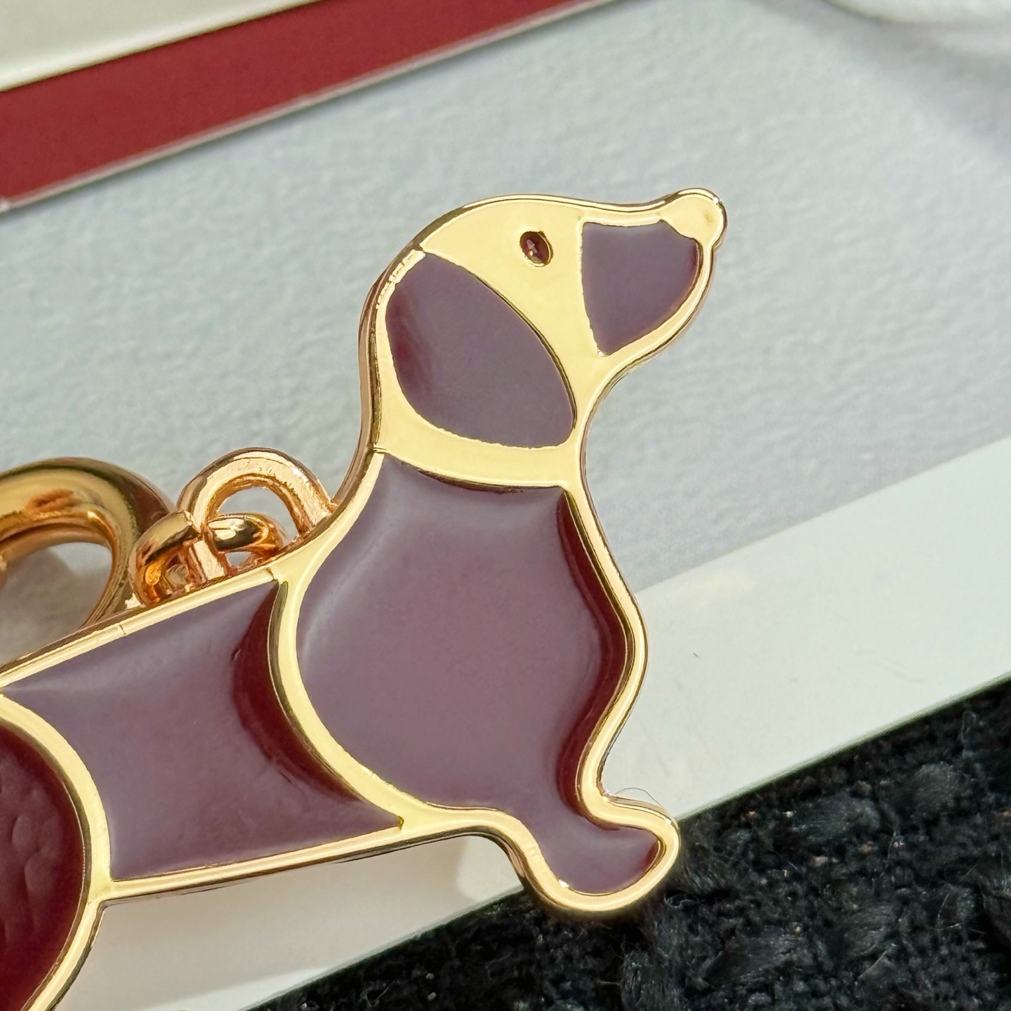[TOP] GUCCI Dog Key Chain  - Gold