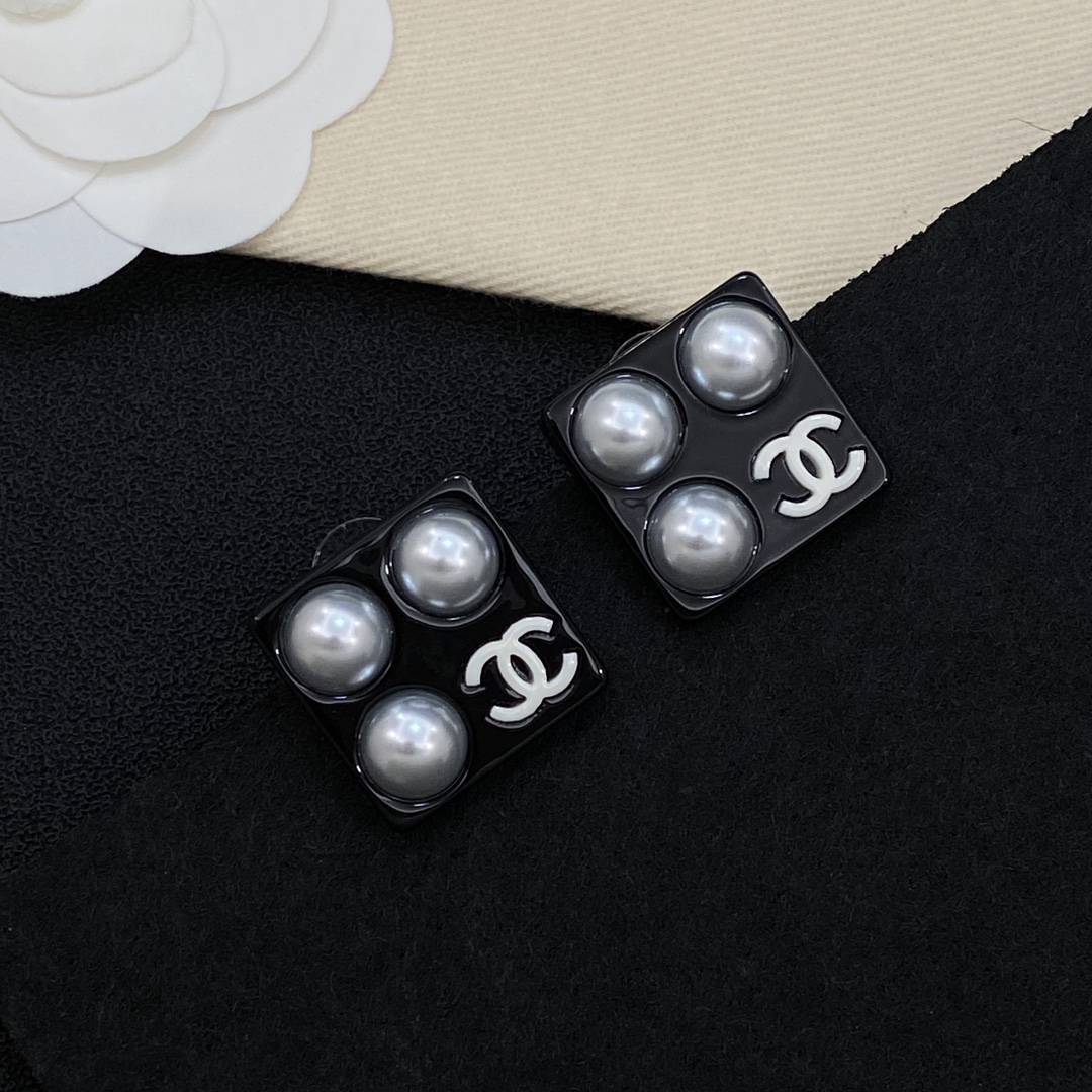 [TOP] CHANEL CC Earrings - 2 Colors