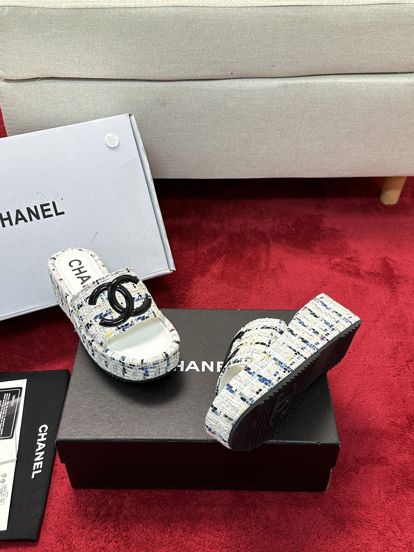 [TOP] CHANEL Sandals - White