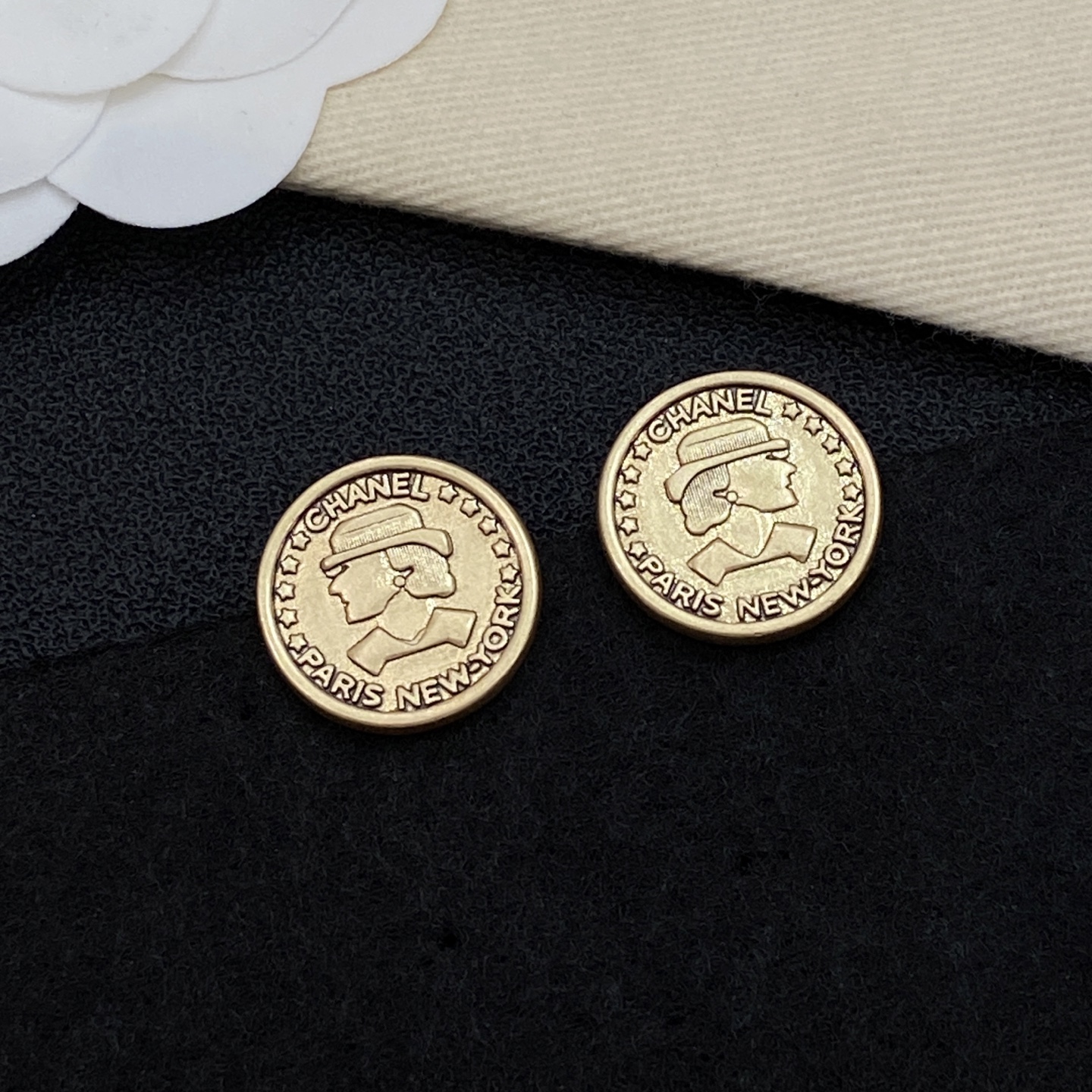 [TOP] CHANEL Earrings - 2 Color - 711 Luxury