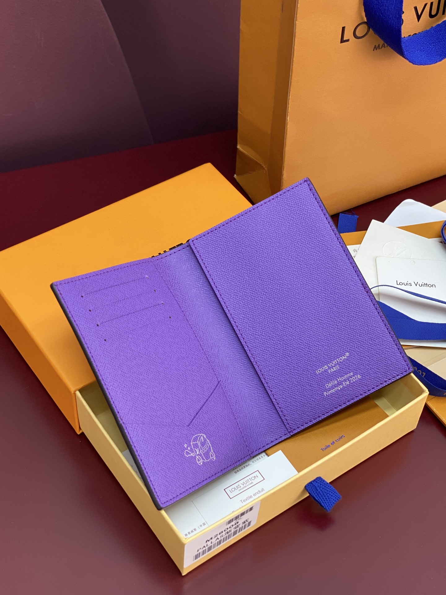 [TOP] Louis Vuitton LV Passport Holder Pigment Gradient 14x2.5x10cm - 3 Color