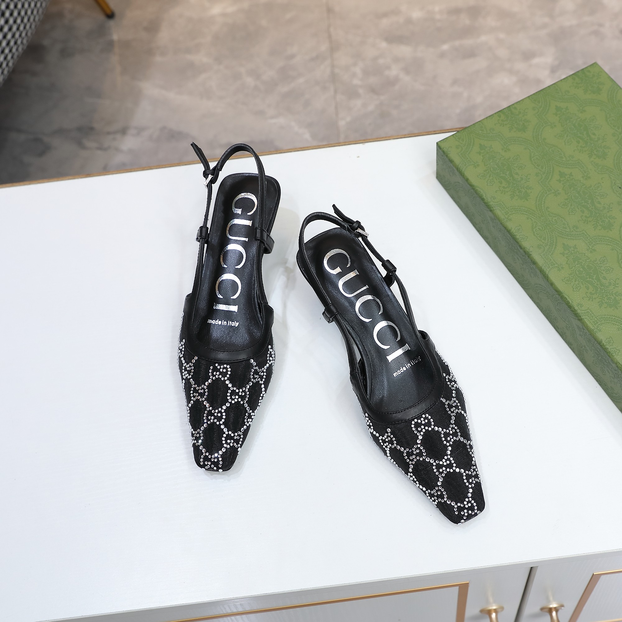 [TOP] GUCCI Mules - Black - 711 Luxury