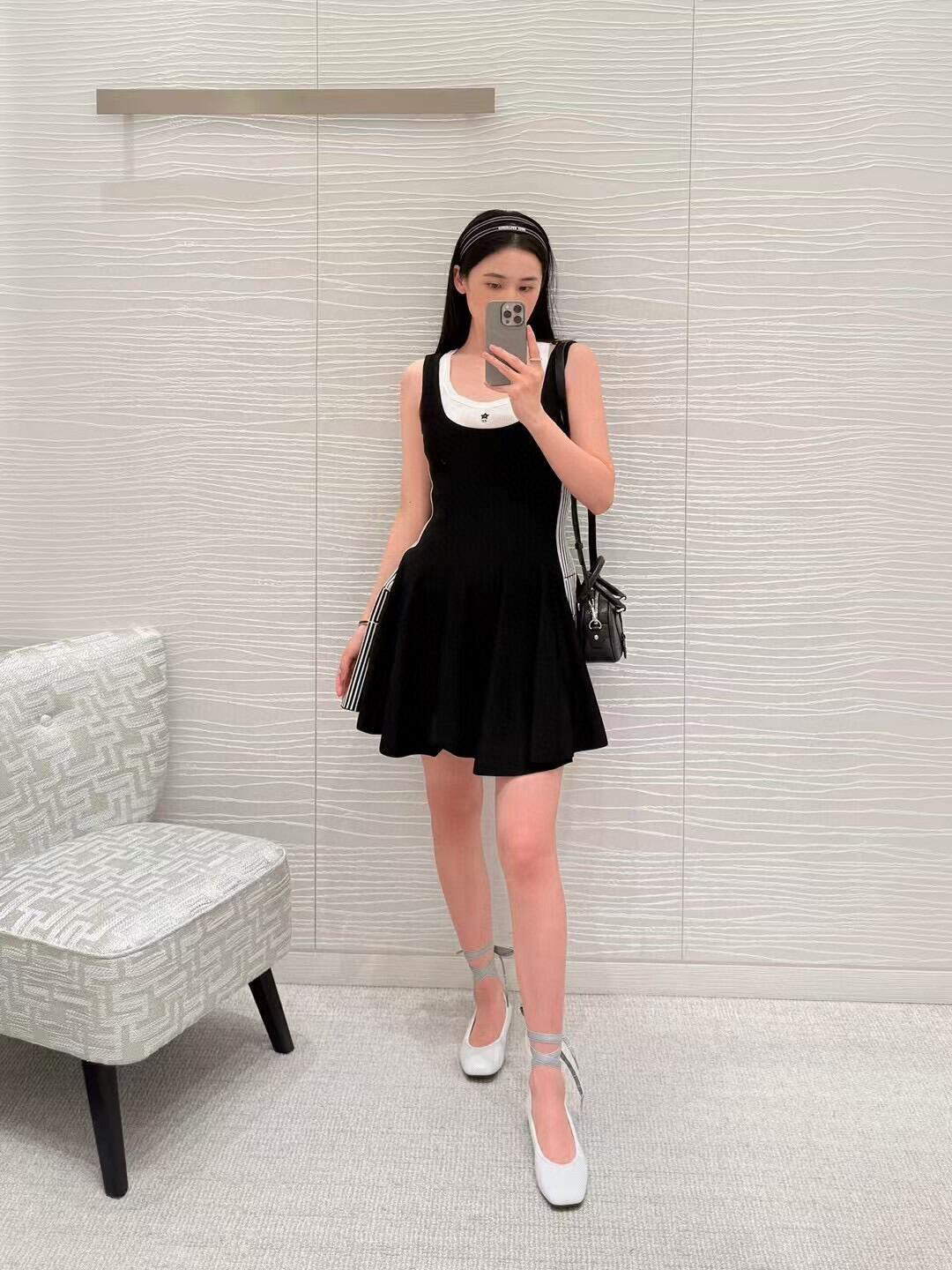 [TOP] Christian Dior Dress - Black