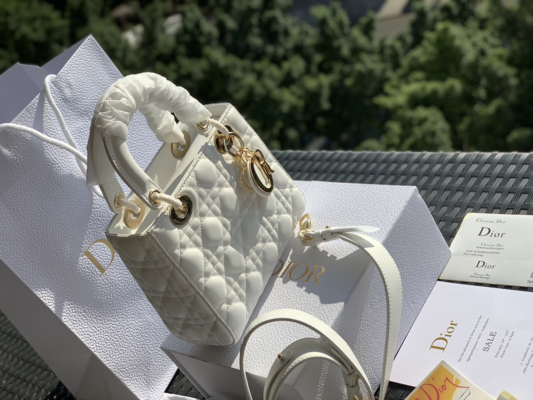 [TOP] Christian Dior Lady Dior Bag Lambskin 20x16.5x8cm - White