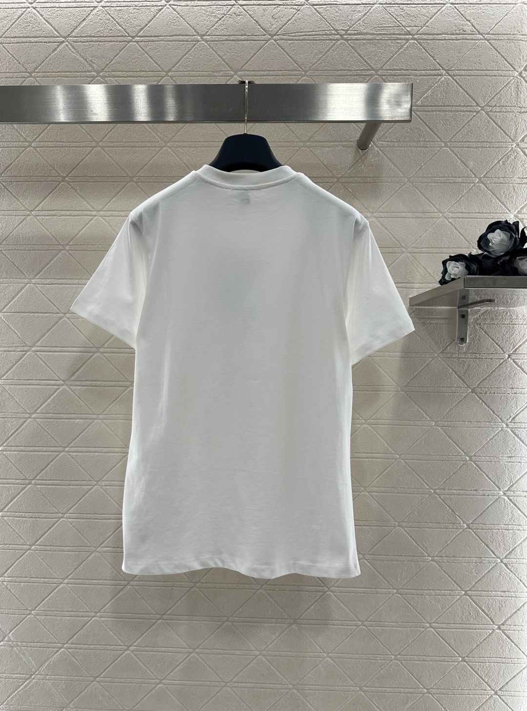 [TOP] Louis Vuitton LV Short-Sleeve T-Shirt - White
