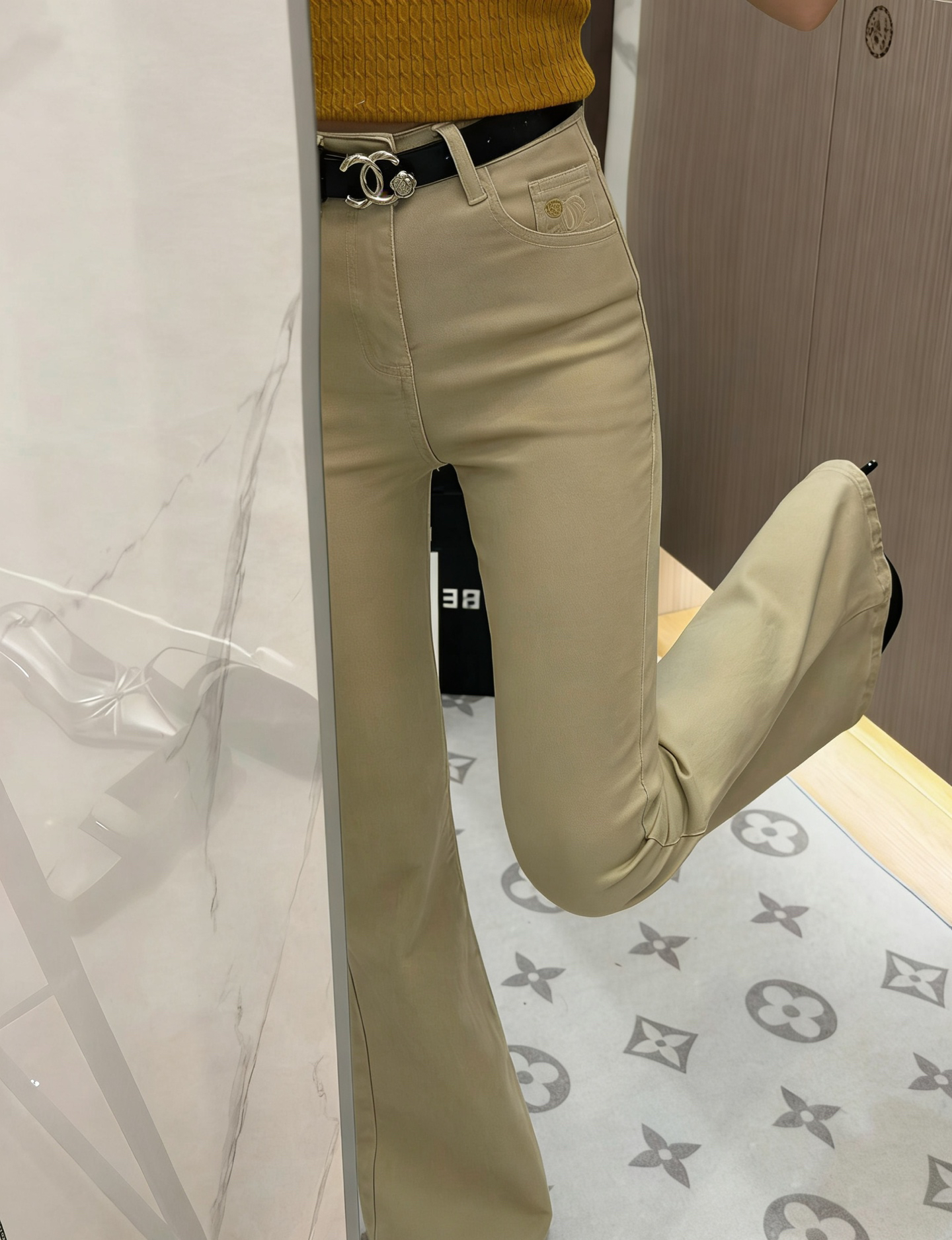 [TOP] CHANEL Pants - Khaki