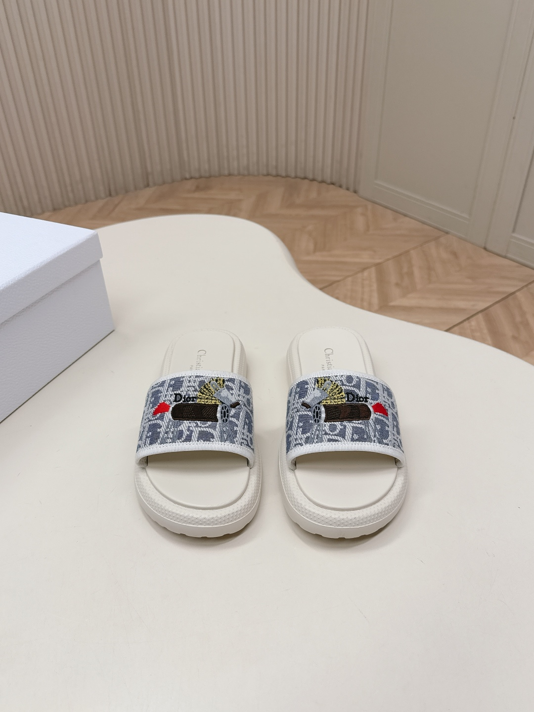 [TOP] Christian Dior Slippers - White