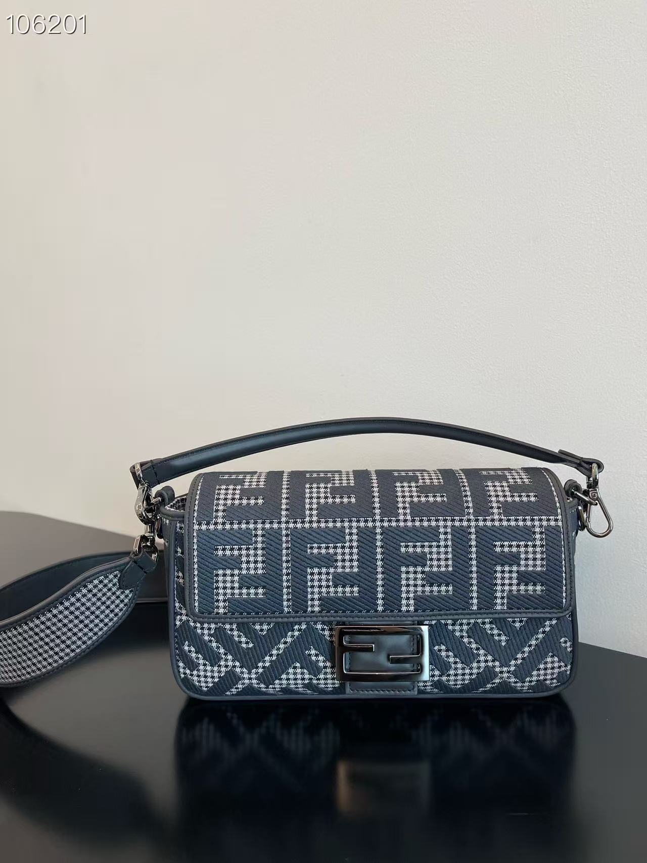 [TOP] FENDI Baguette Embroidered Baguette HandBag - 711 Luxury
