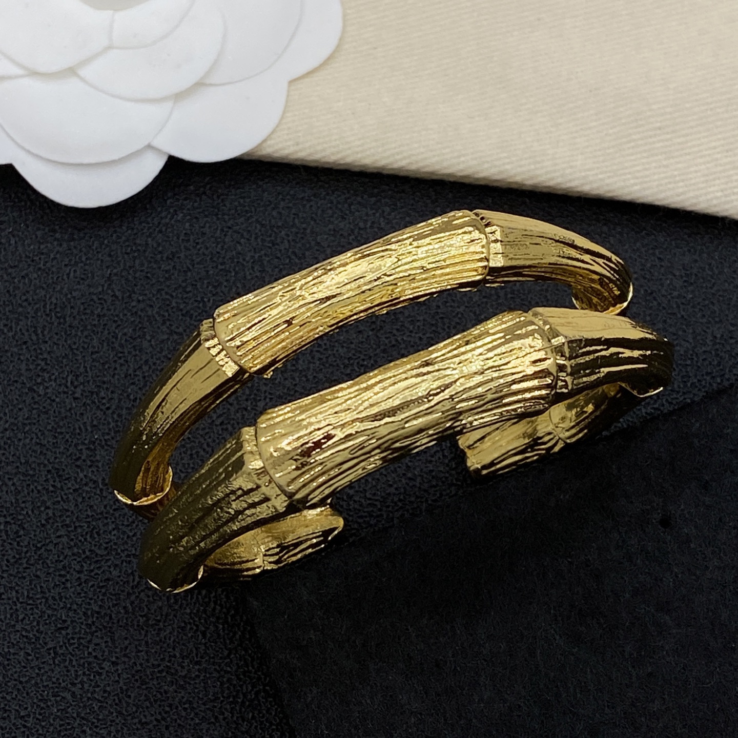 [TOP] Yves Saint Laurent YSL Bracelet - Gold - 711 Luxury