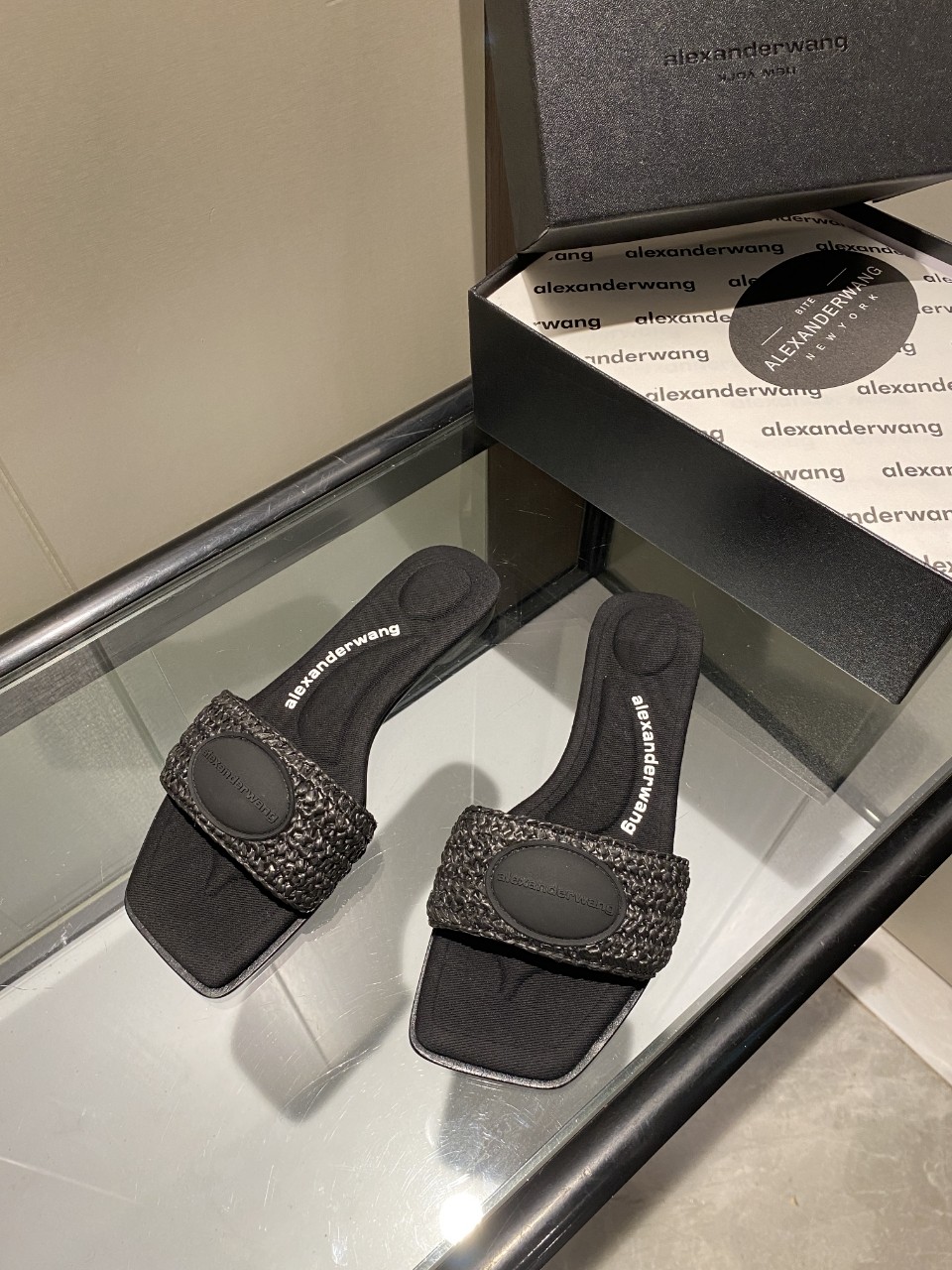 [TOP] Alexander Wang Slippers - Black - 711 Luxury