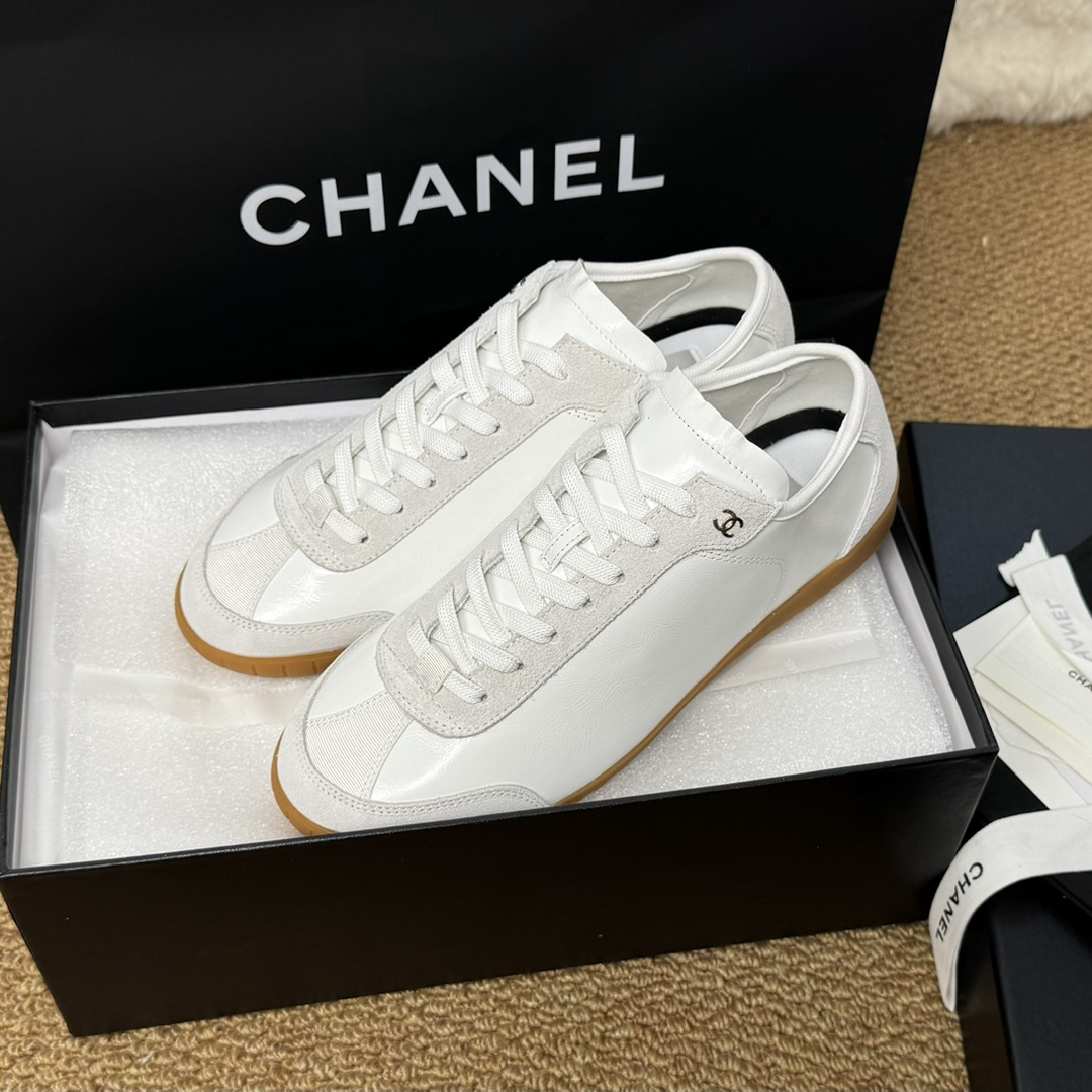 [TOP] CHANEL Sneakers - White