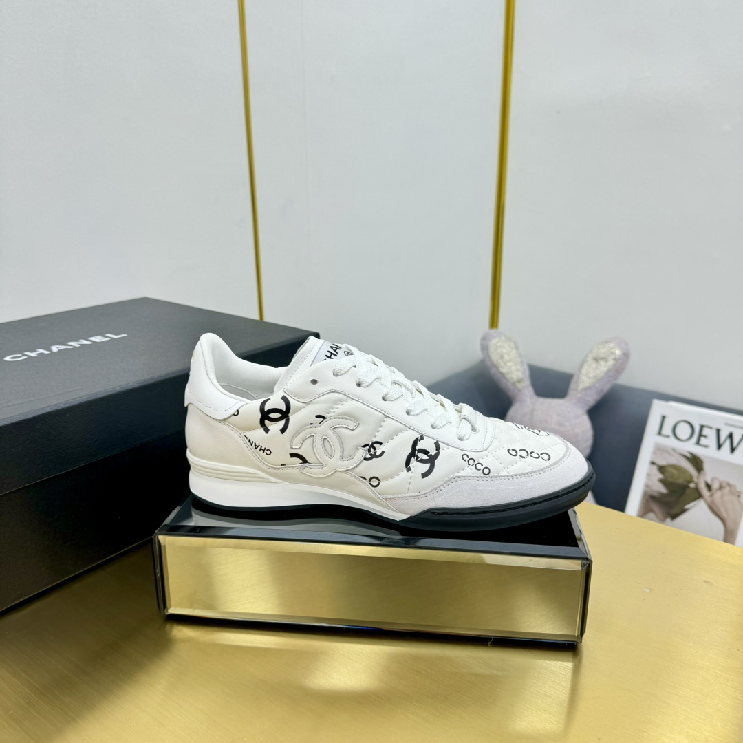 [TOP] CHANEL Sneakers - White