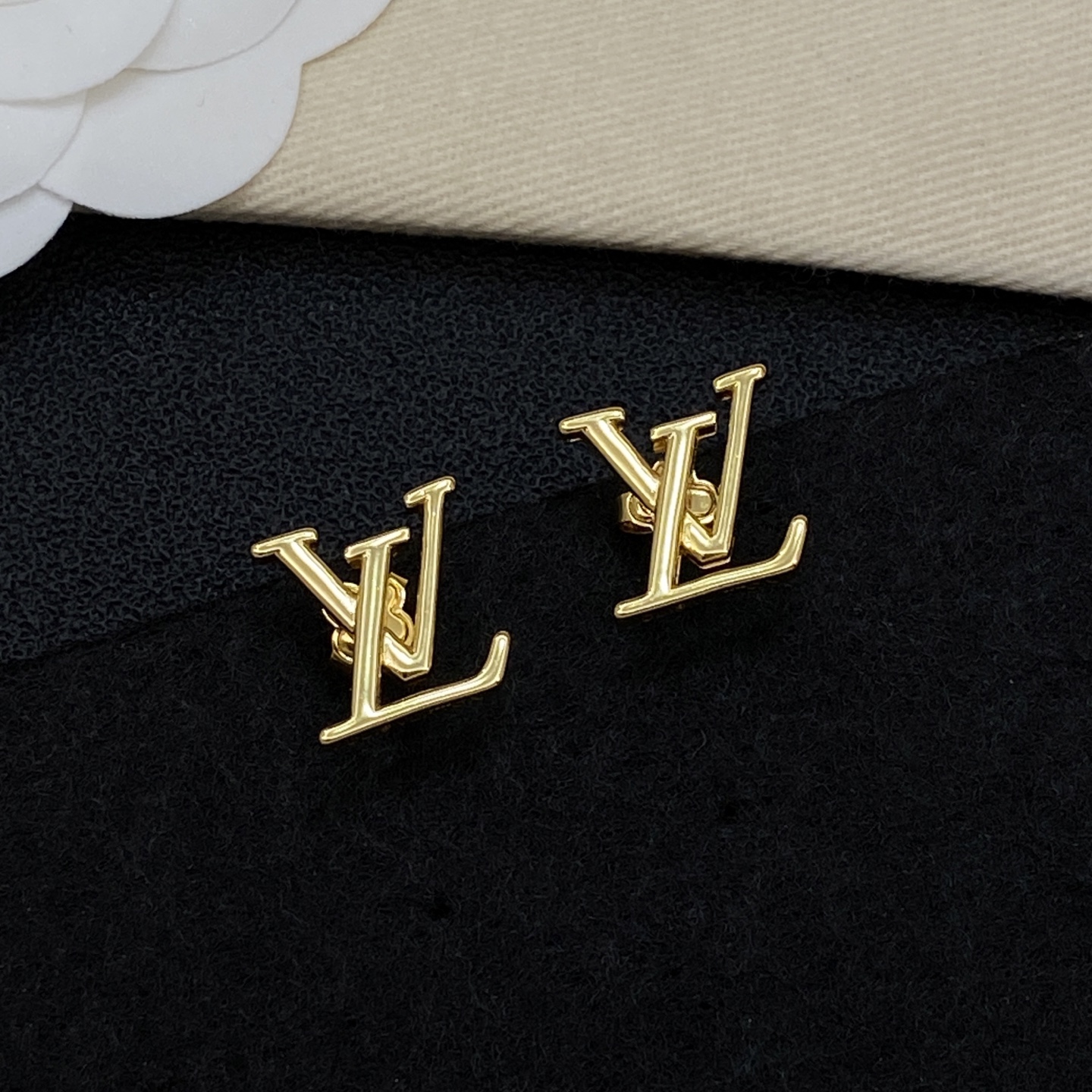 [TOP] Louis Vuitton LV Earrings - Gold - 711 Luxury